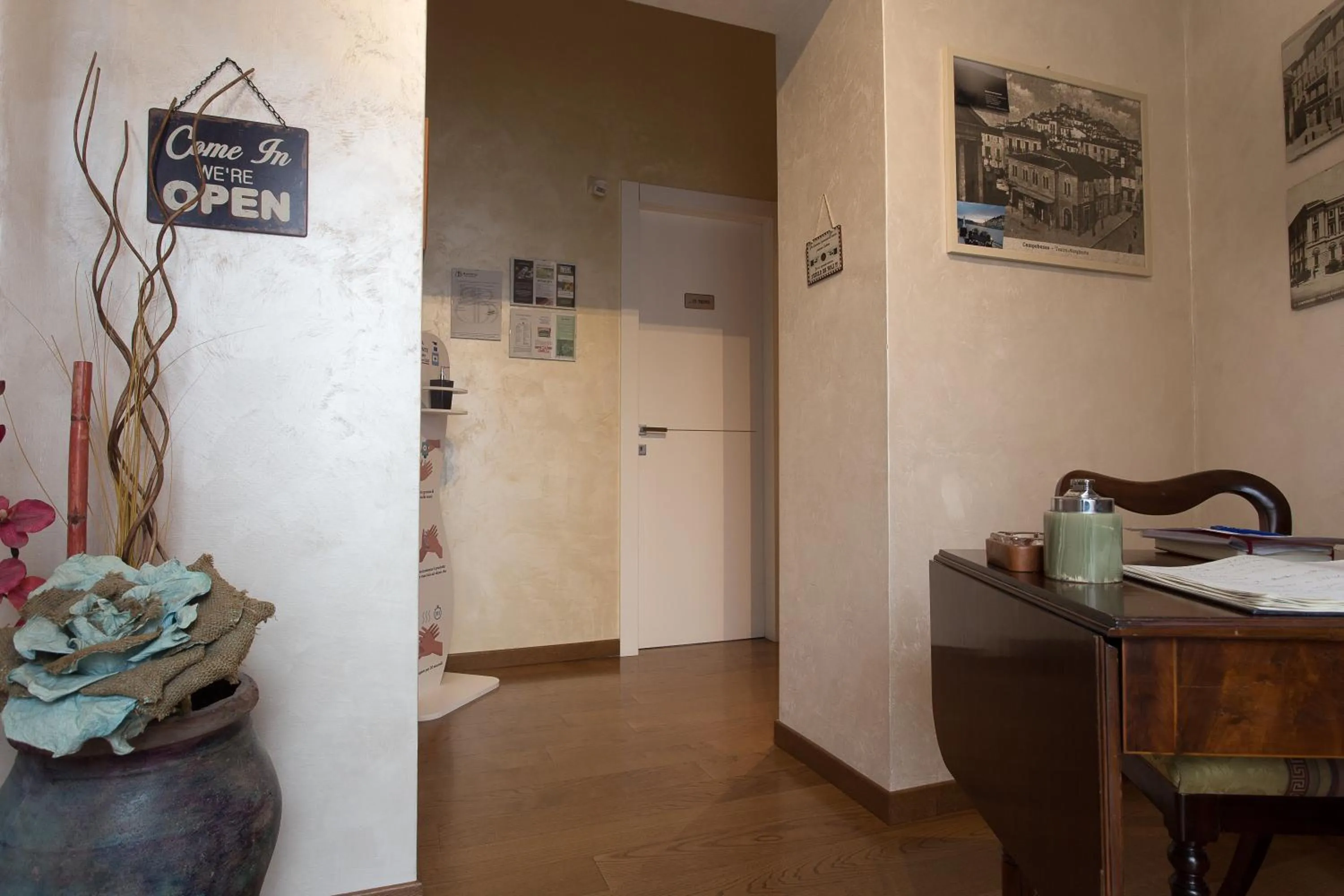 Lobby or reception in BB SAVOIA Affittacamere