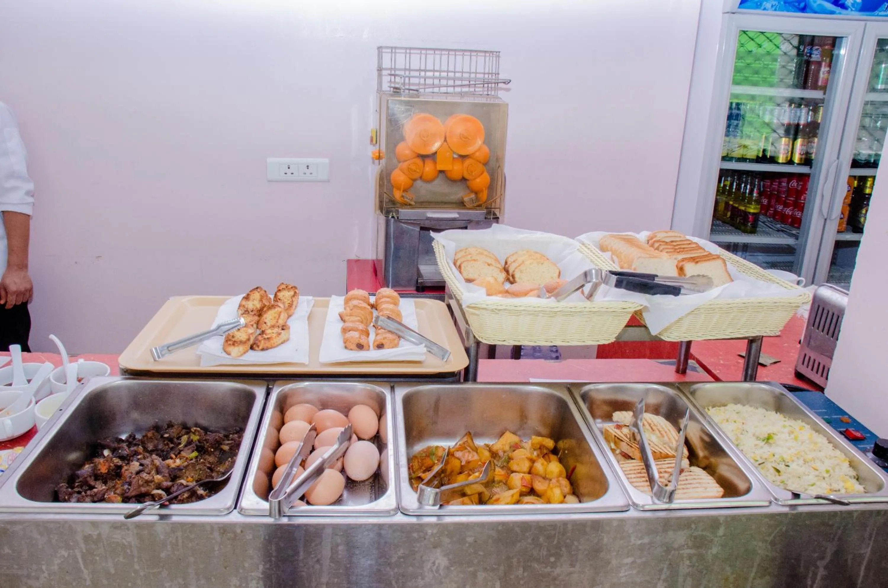 Breakfast in HOTEL PLATINUM