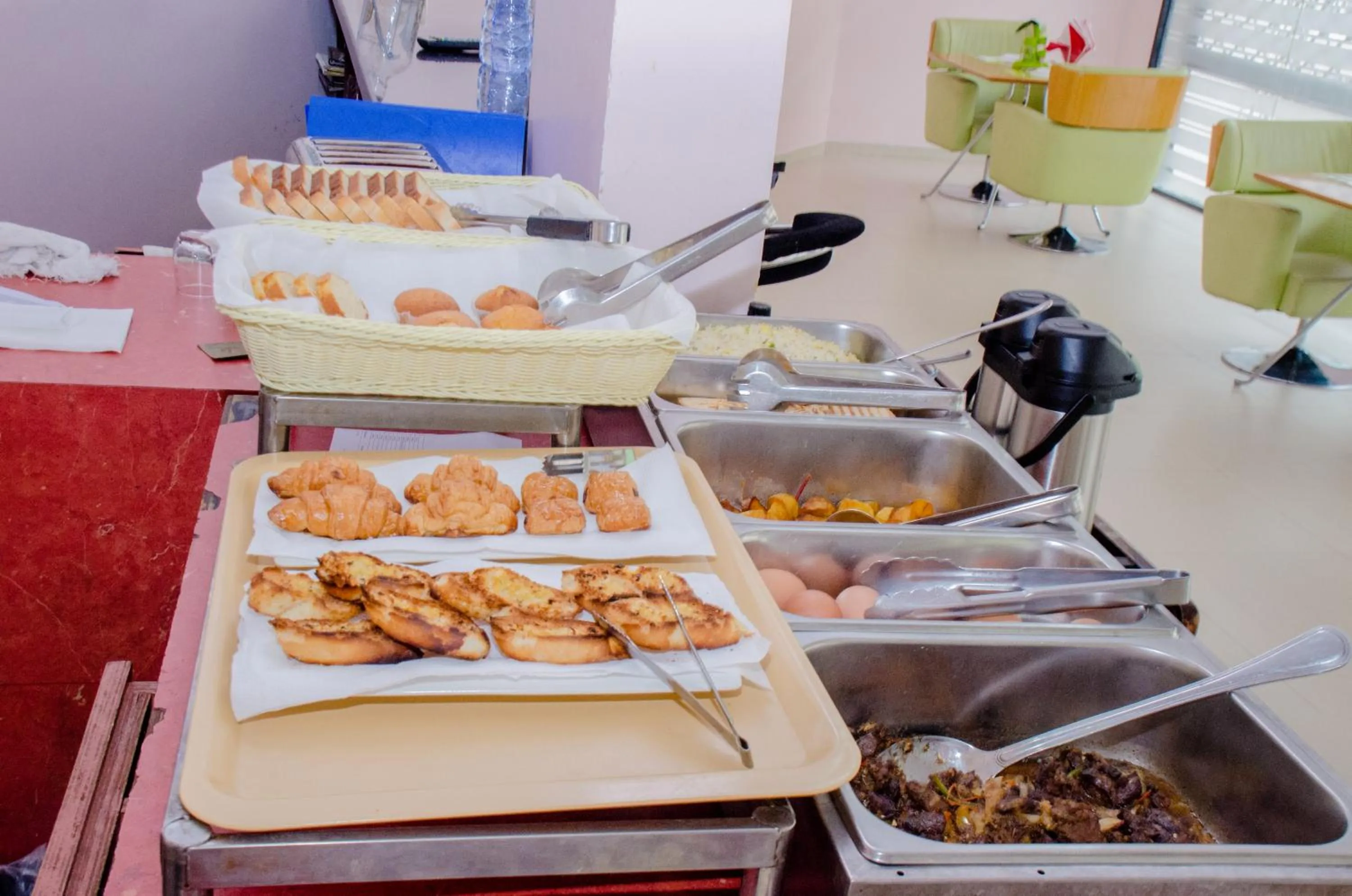 Breakfast in HOTEL PLATINUM