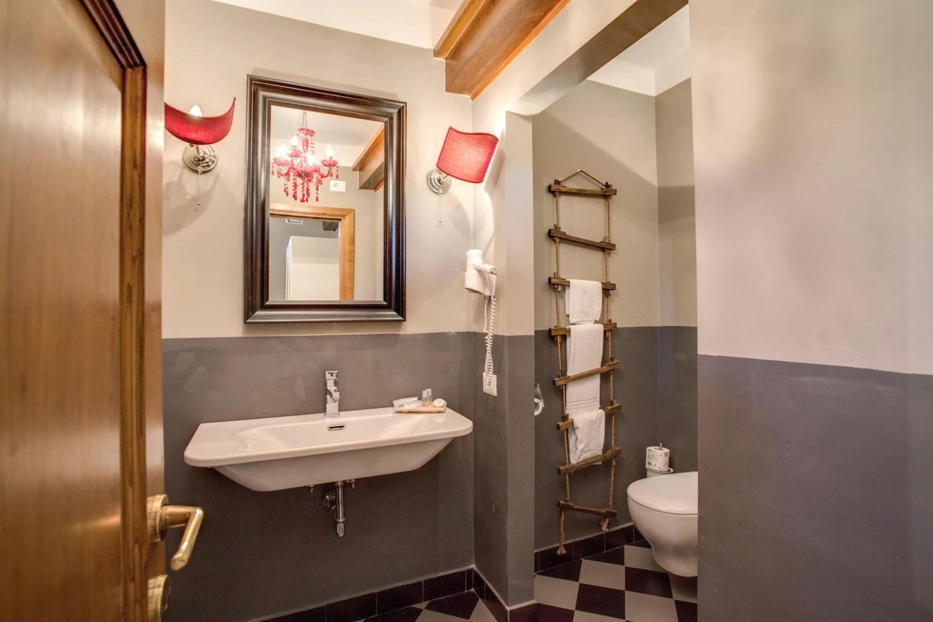 Bathroom in Hotel Borgo Vistalago