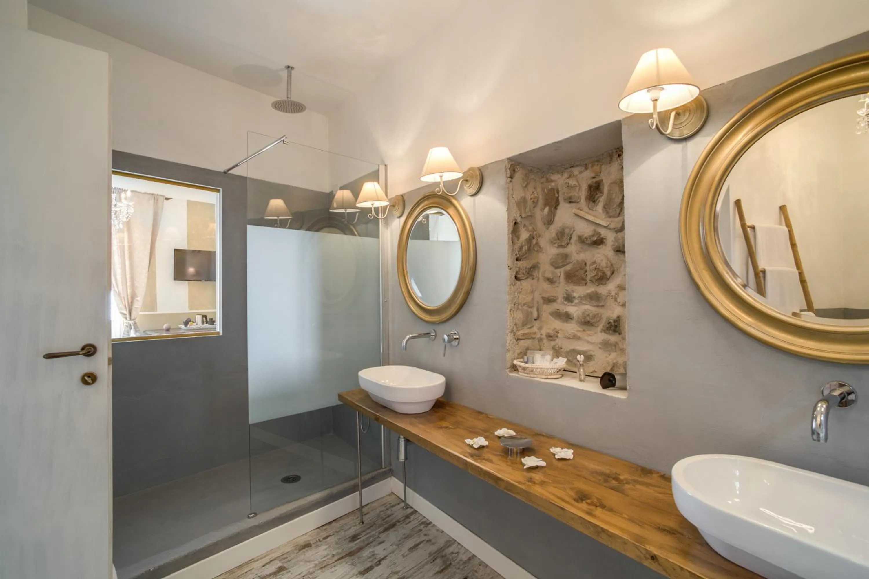 Bathroom in Hotel Borgo Vistalago