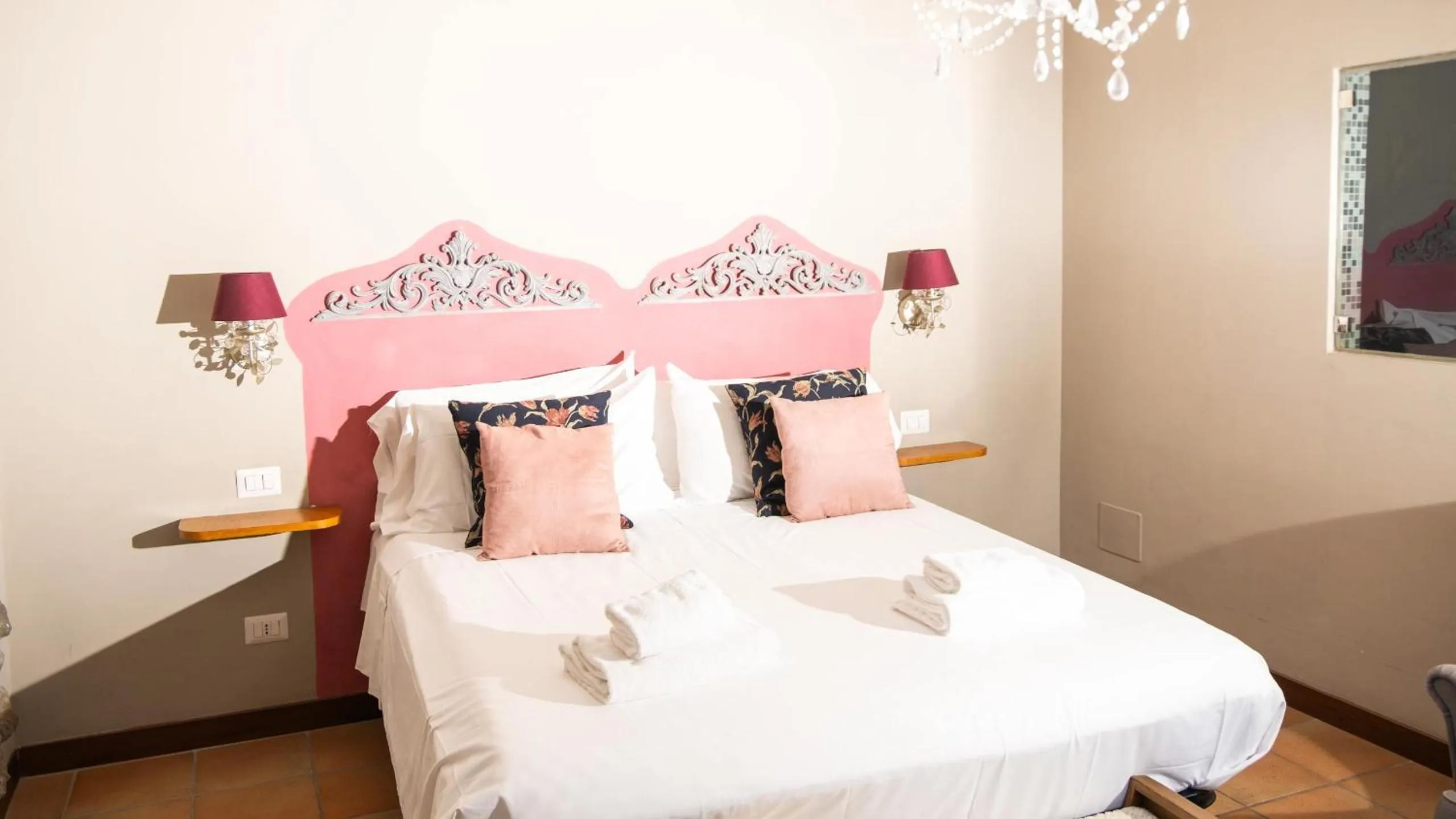 Bed in Hotel Borgo Vistalago