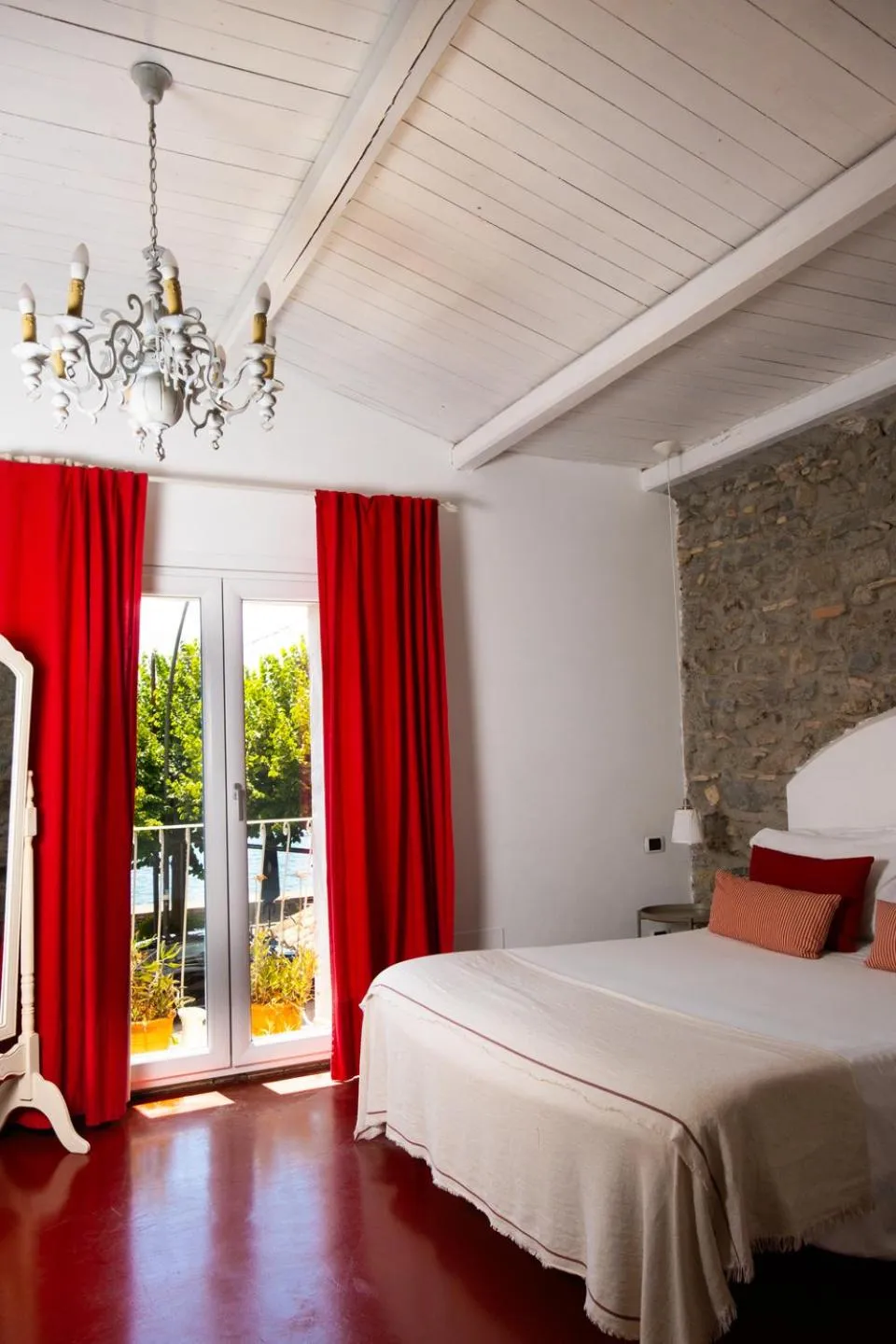 Bed in Hotel Borgo Vistalago