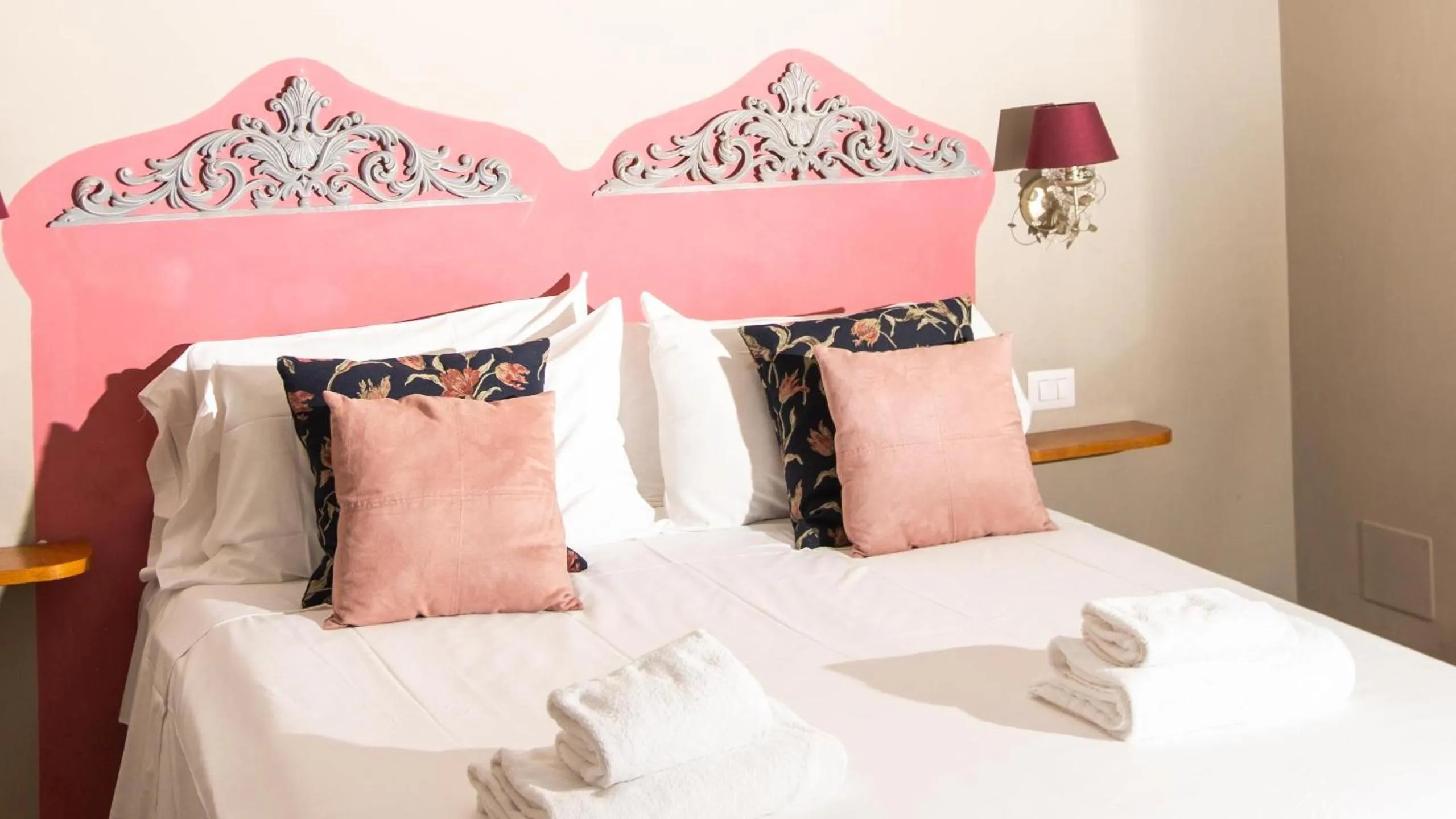 Bed in Hotel Borgo Vistalago