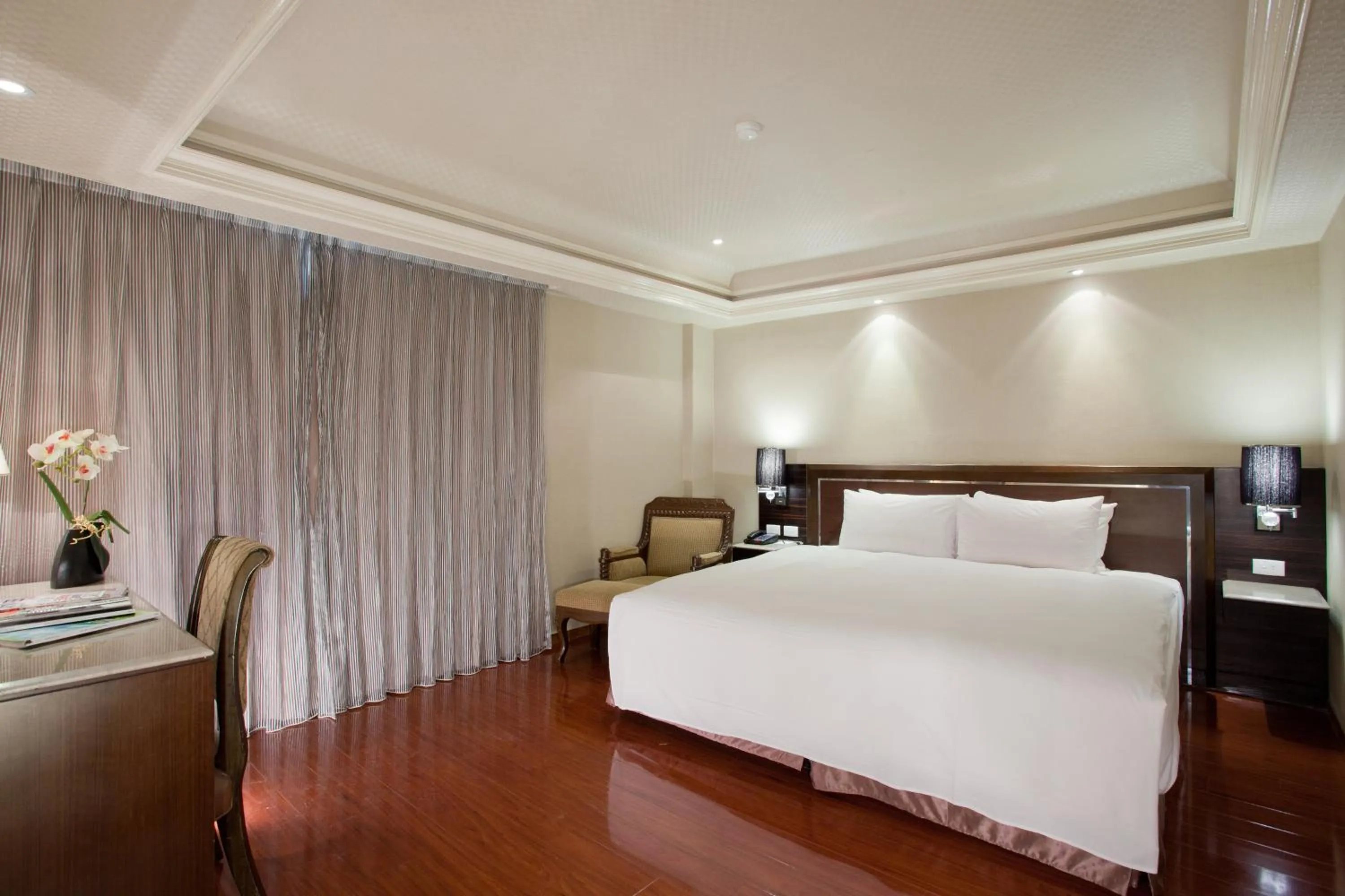 Bedroom, Bed in Deja Vu Hotel