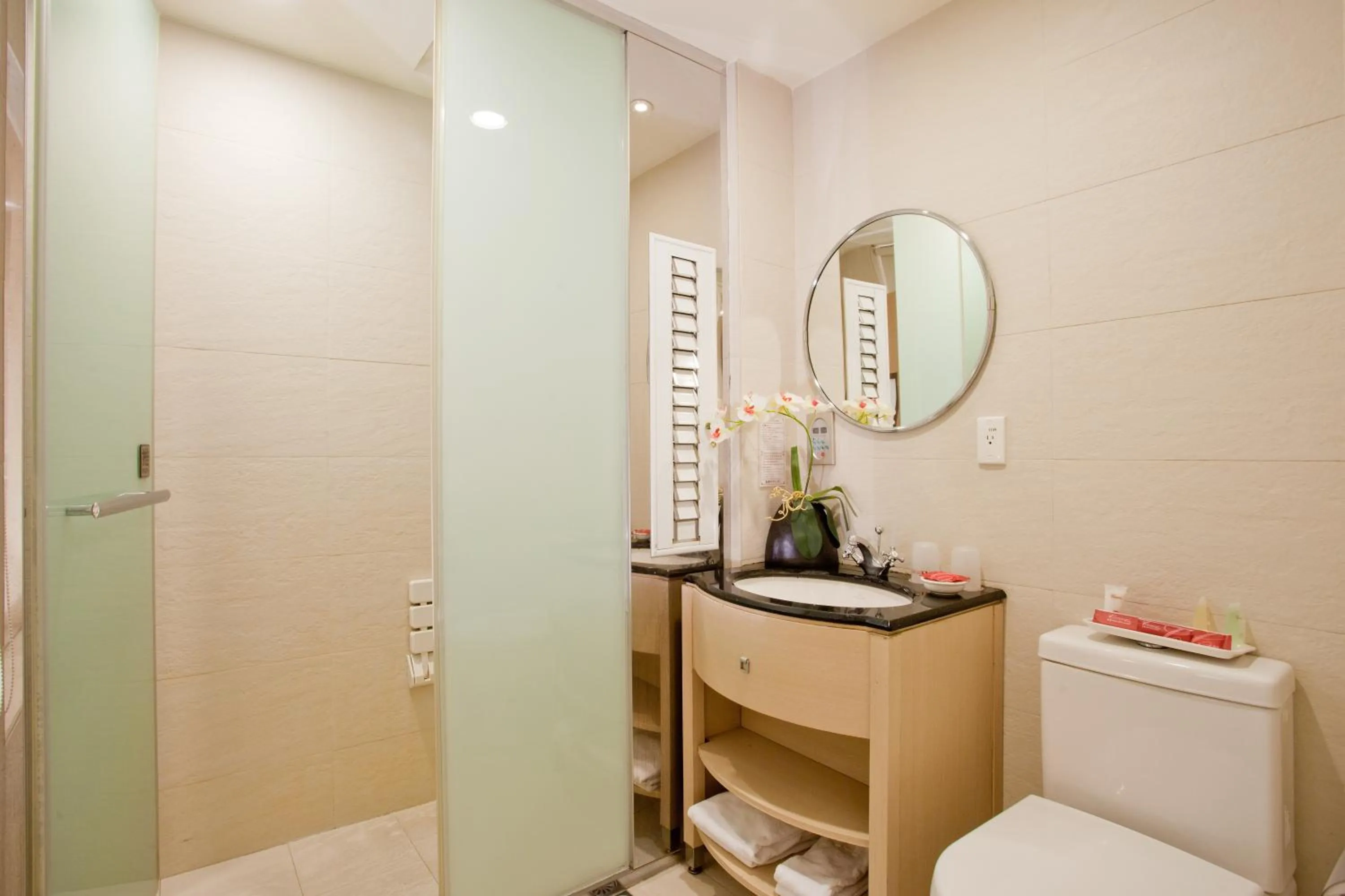 Bathroom in Deja Vu Hotel