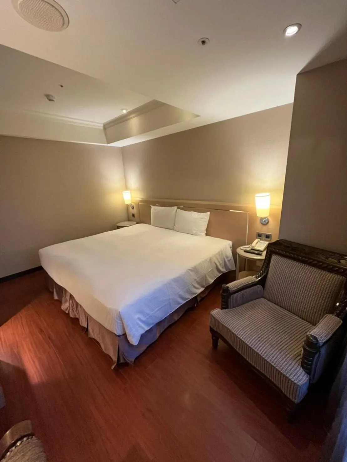 Bed in Taichung Charming City Hotel