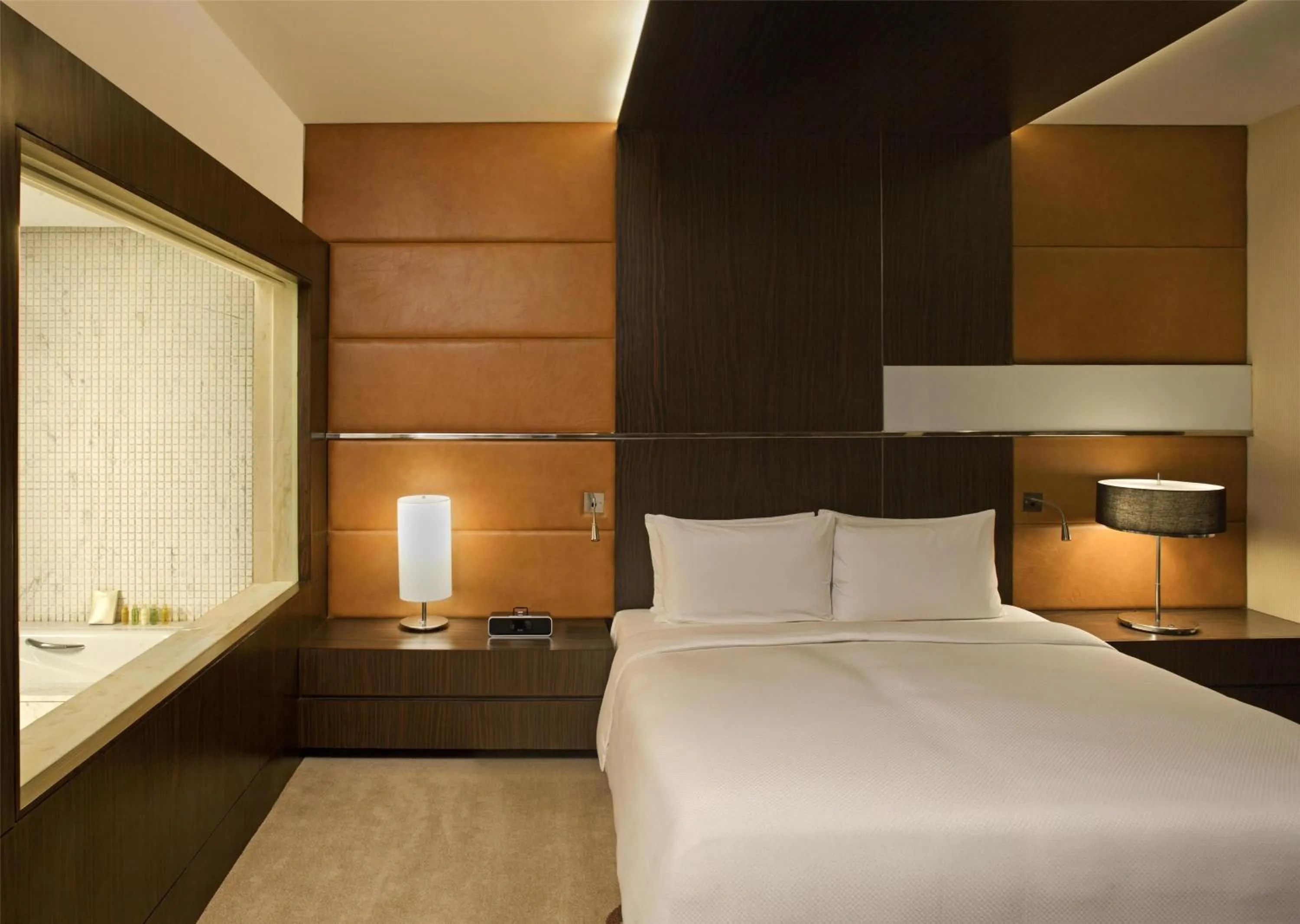Photo of the whole room, Bed in Radisson Blu Hotel Amritsar