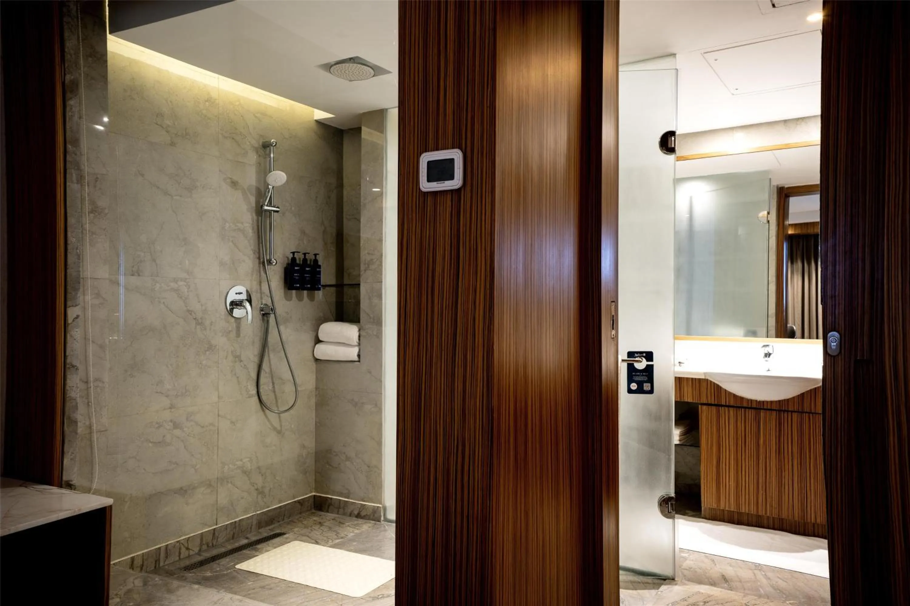 Bathroom in Radisson Blu Hotel Amritsar