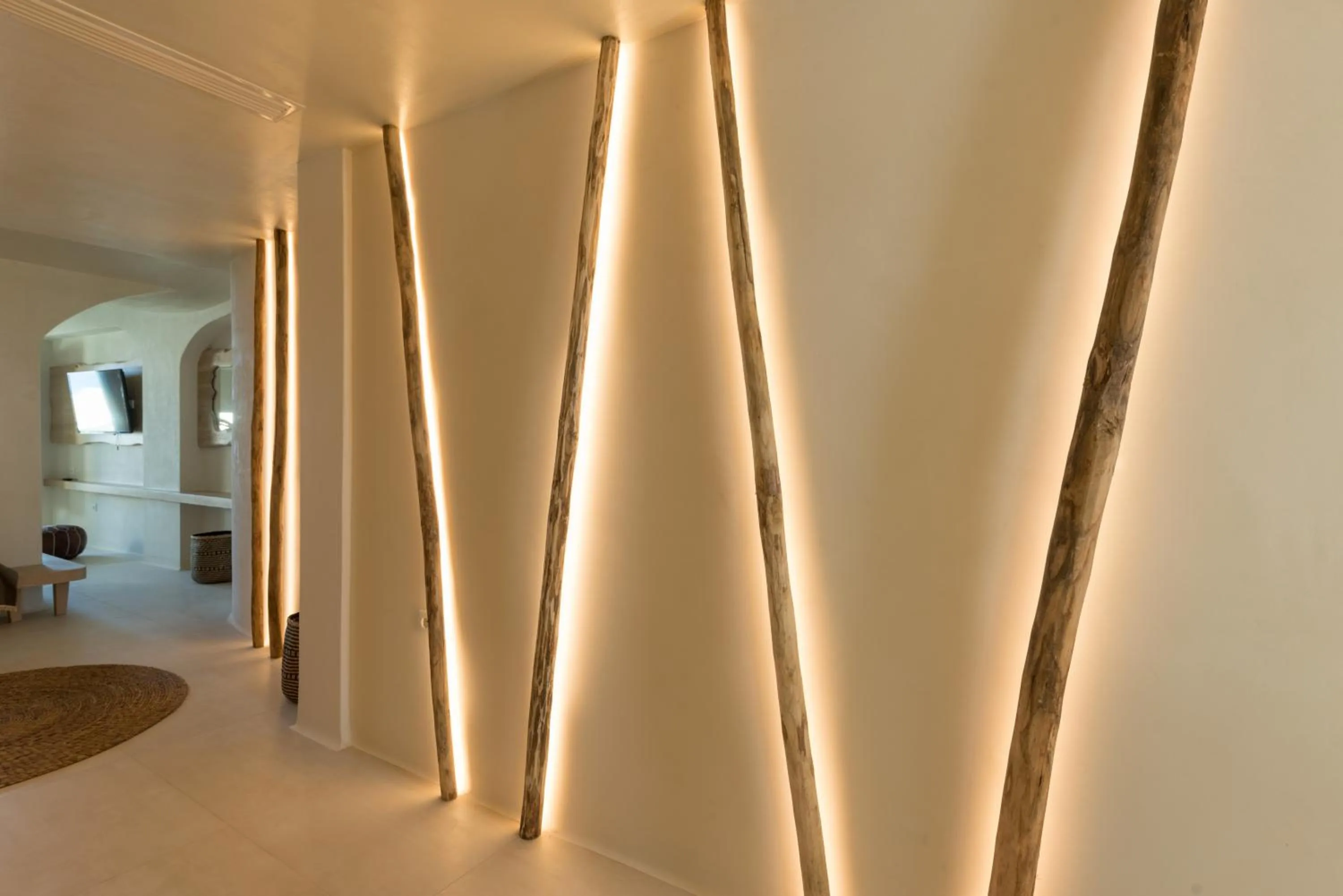 Facade/entrance in Divelia East