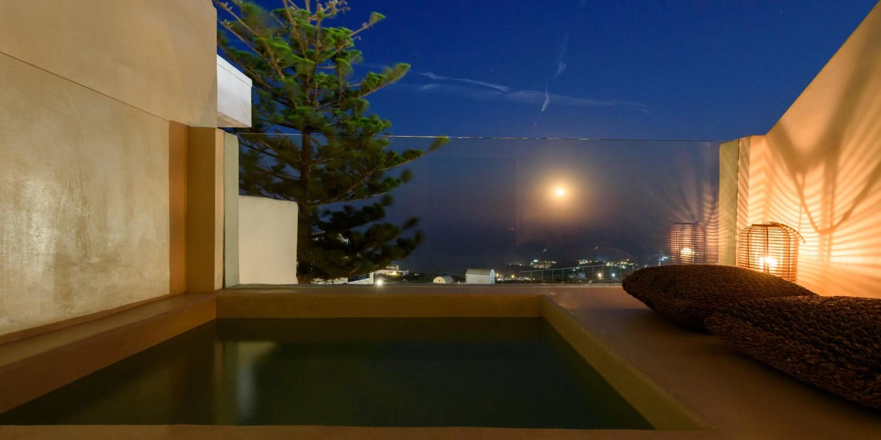 Patio in Divelia East