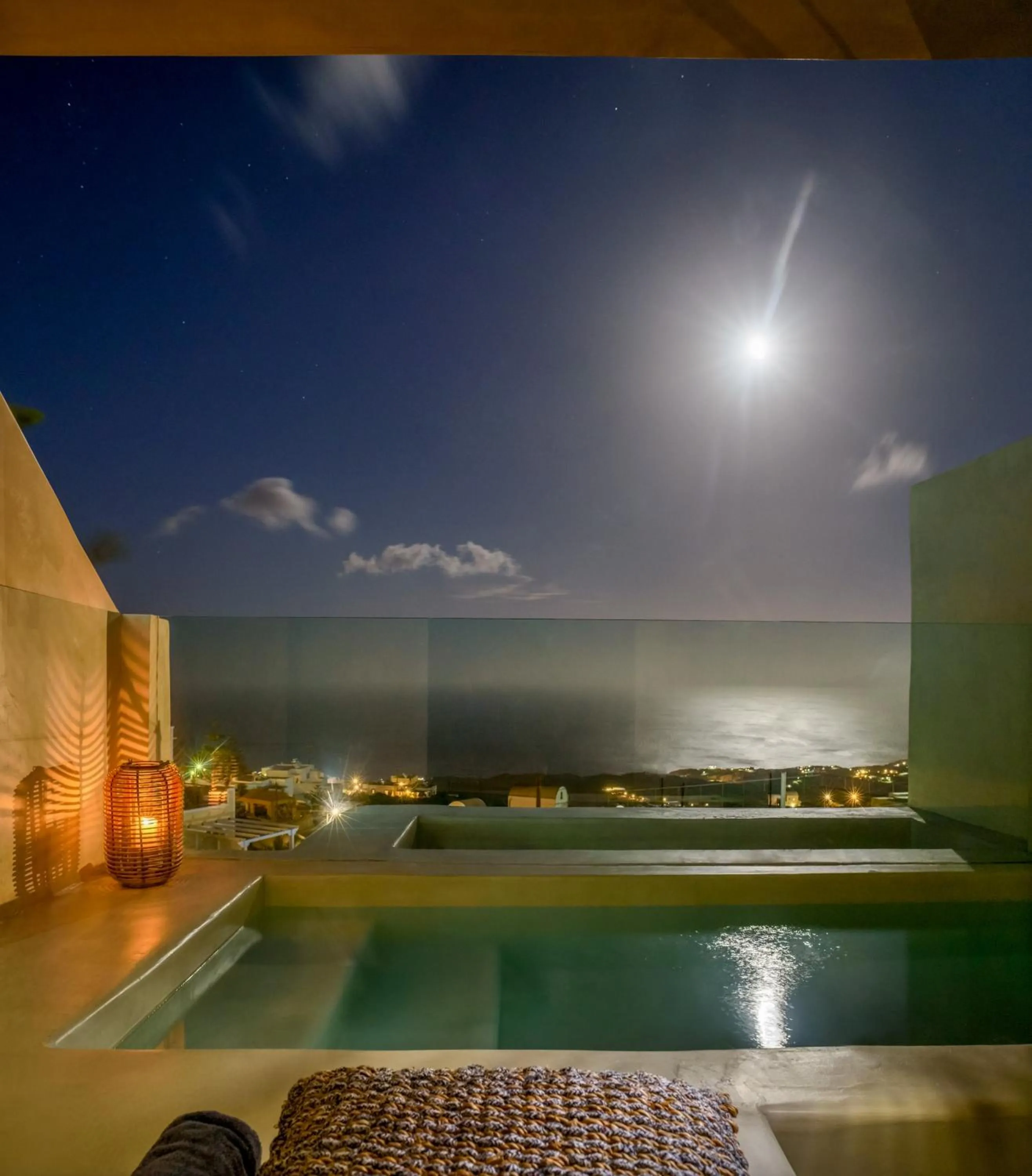 Patio in Divelia East