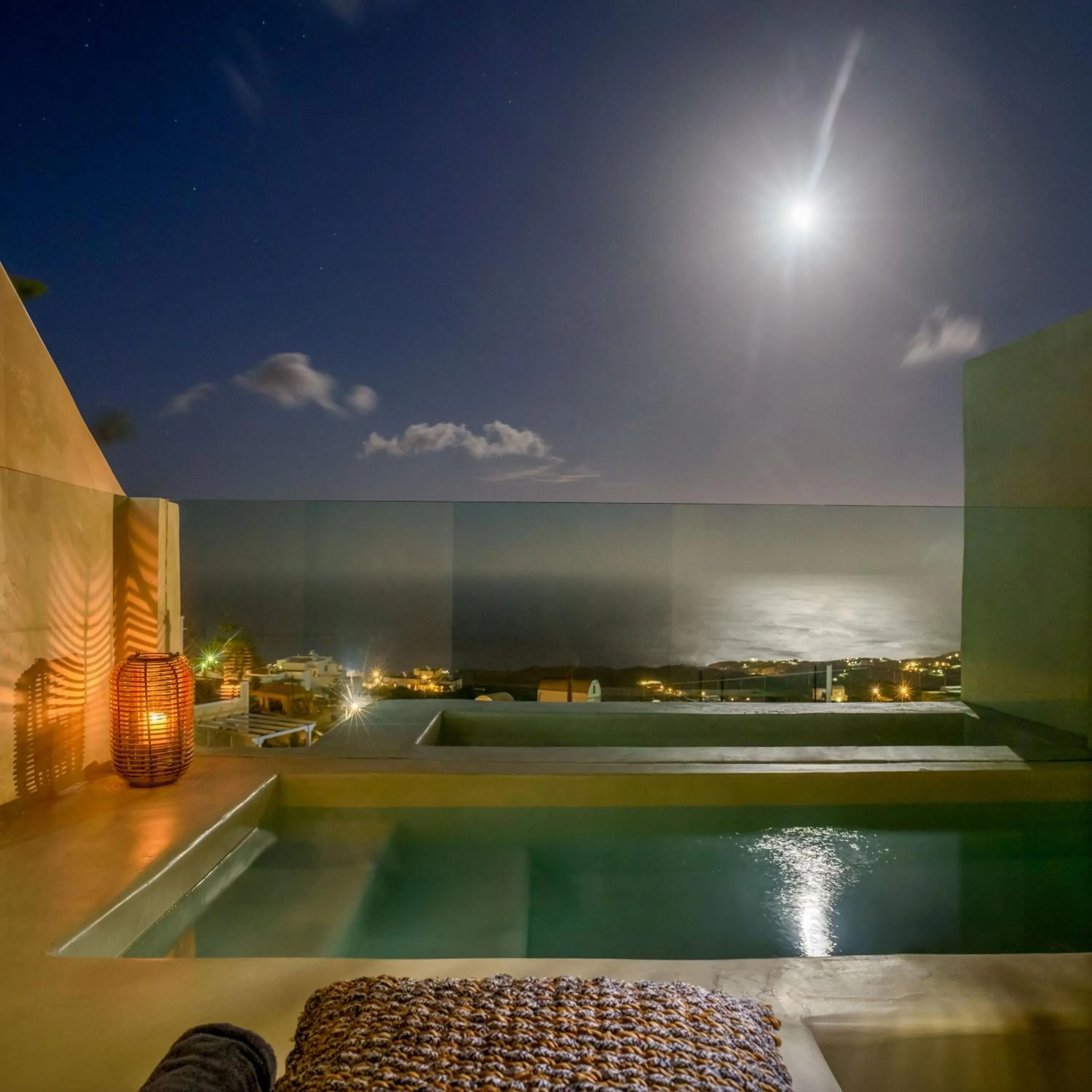 Patio in Divelia East