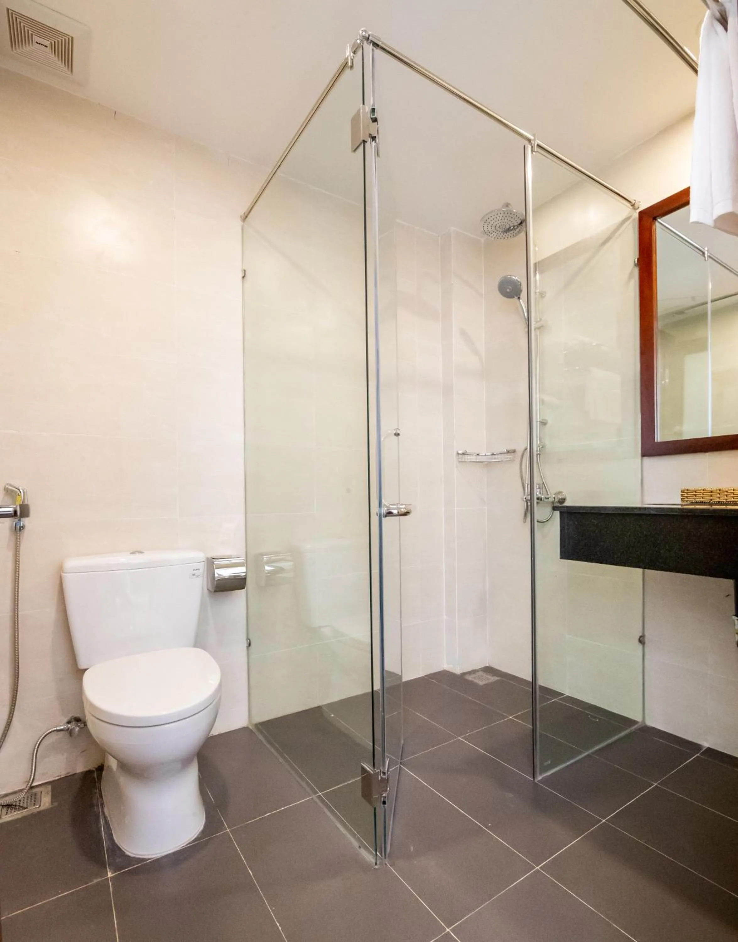 Backhome Hostel & Bar