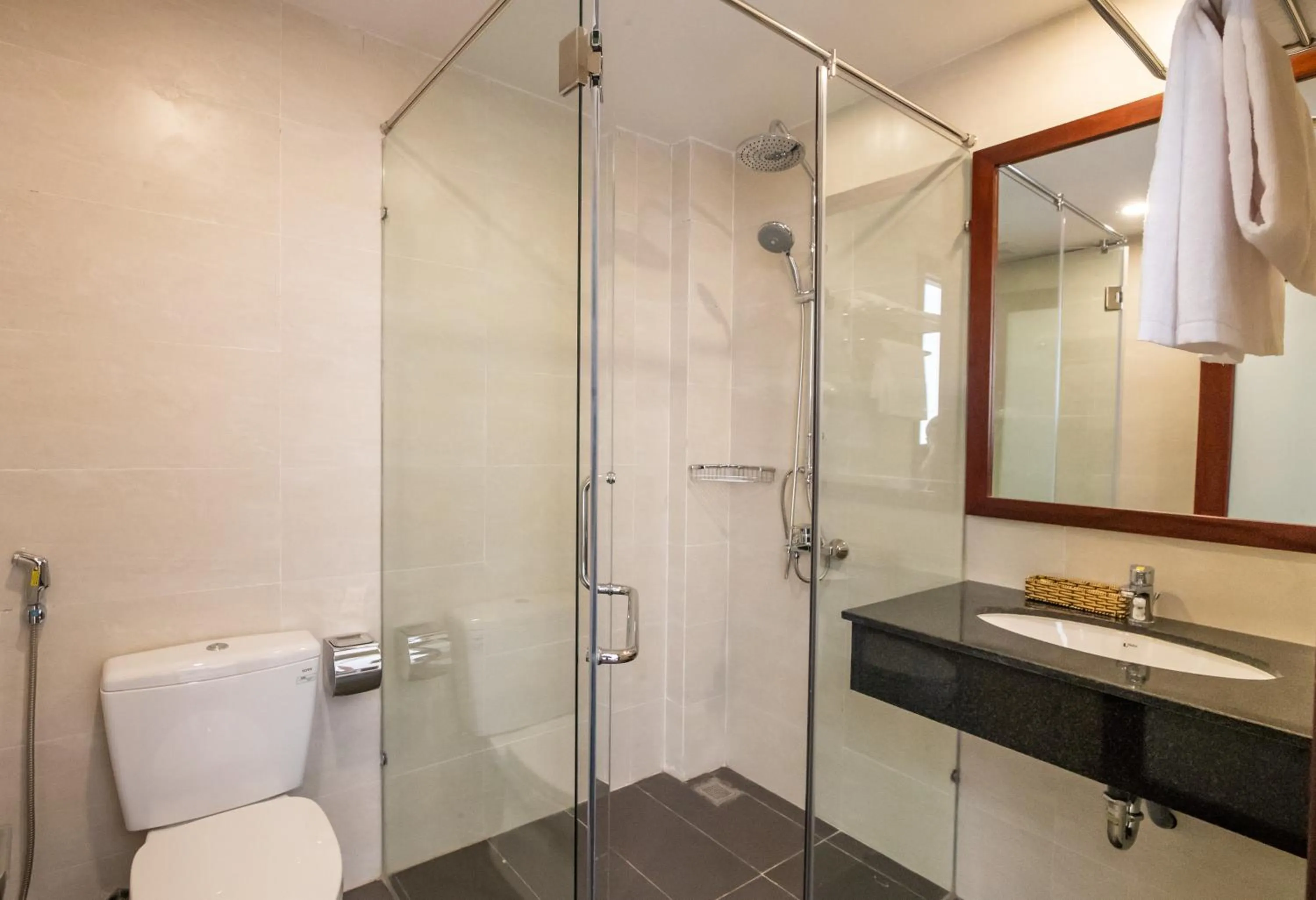 Backhome Hostel & Bar