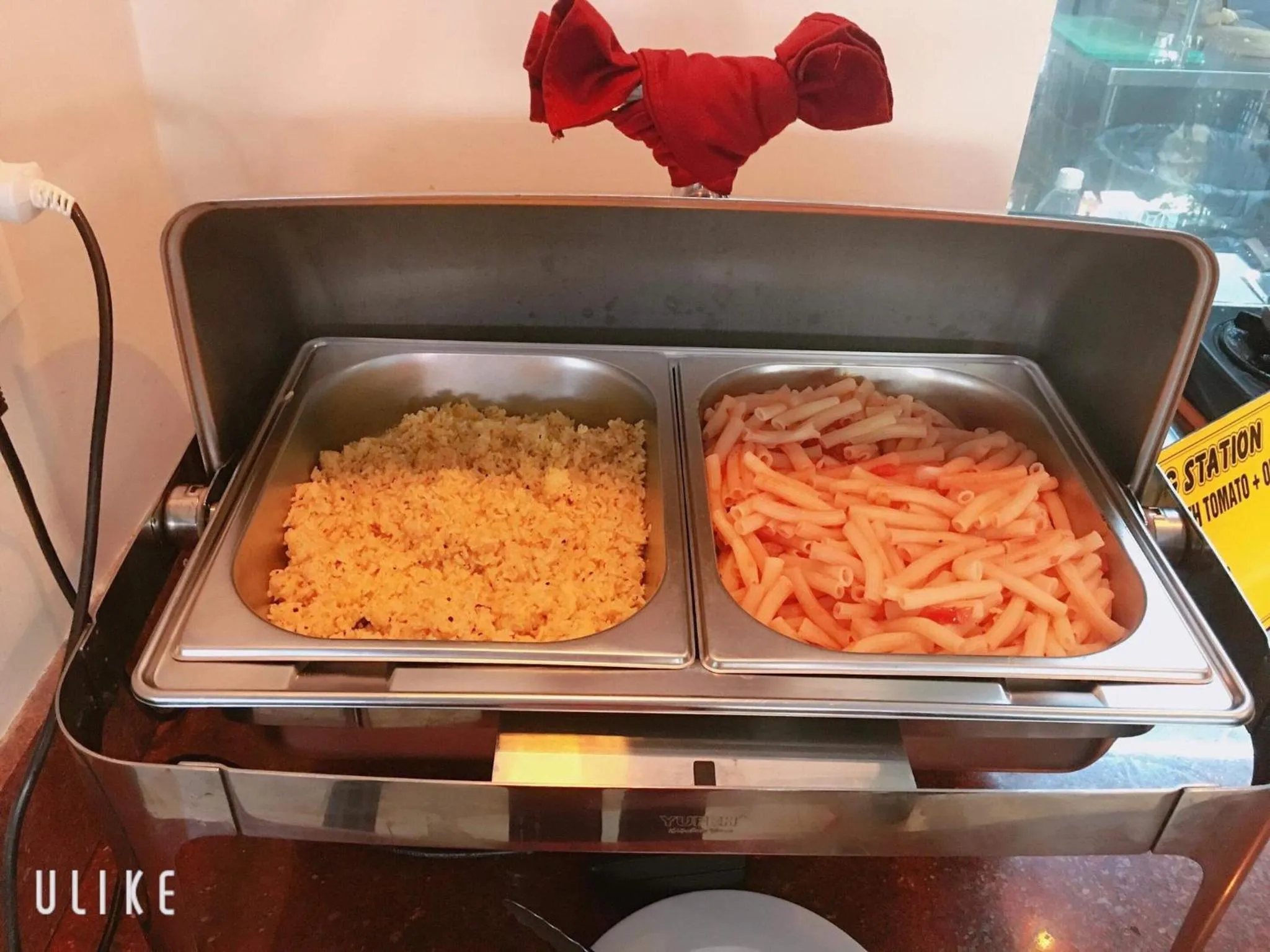 Backhome Hostel & Bar