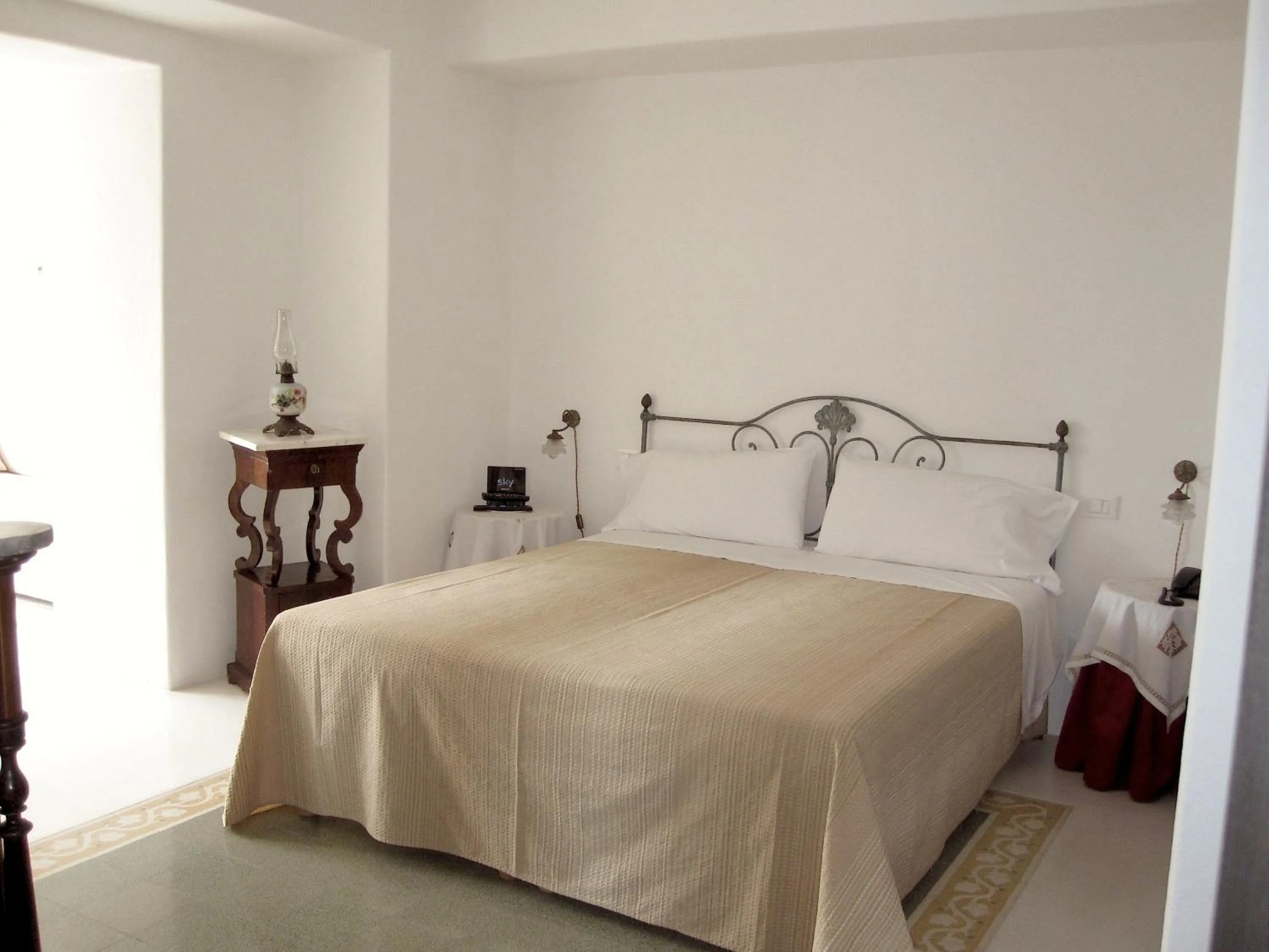 Photo of the whole room, Bed in Hotel Santa Marina Antica Foresteria