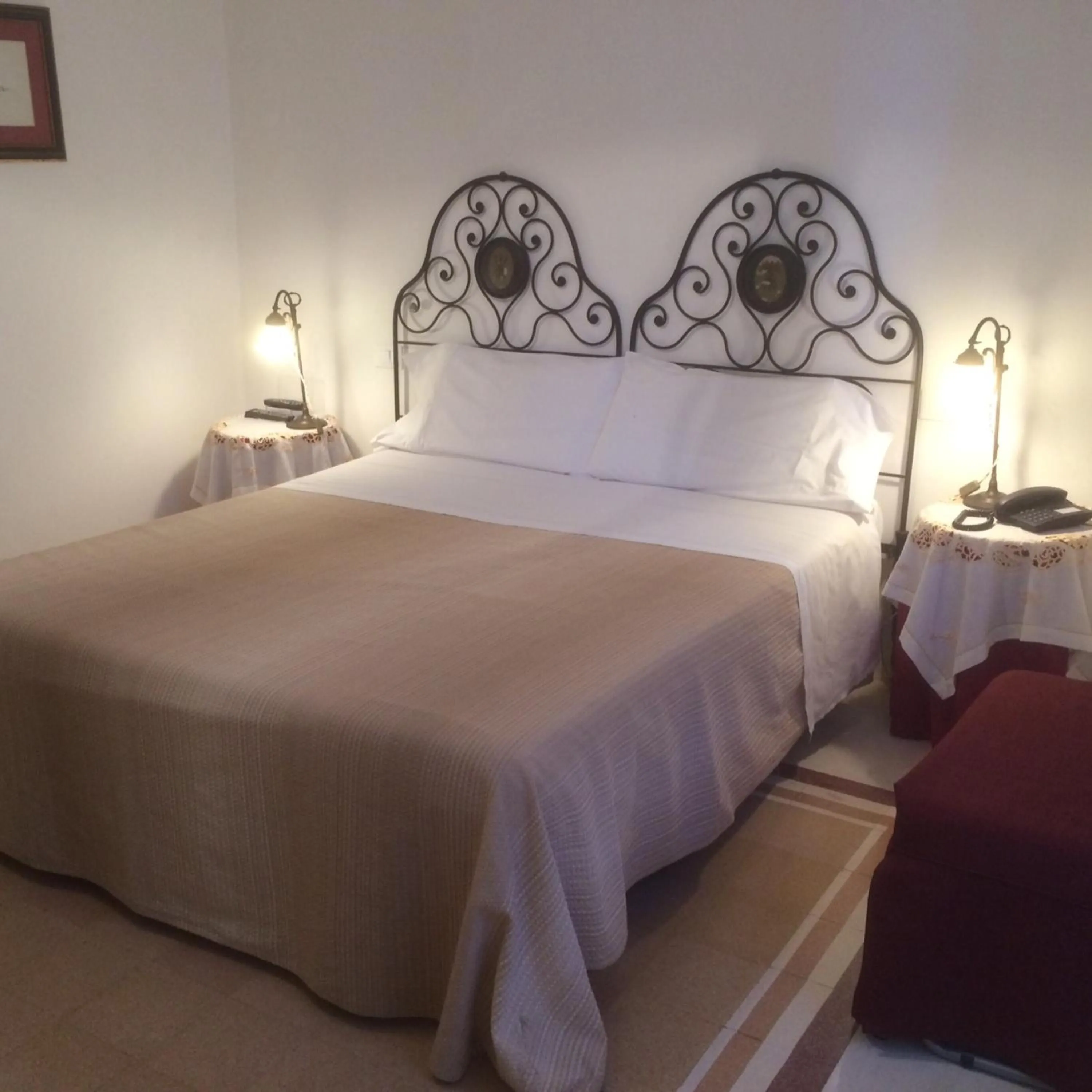 Bed in Hotel Santa Marina Antica Foresteria