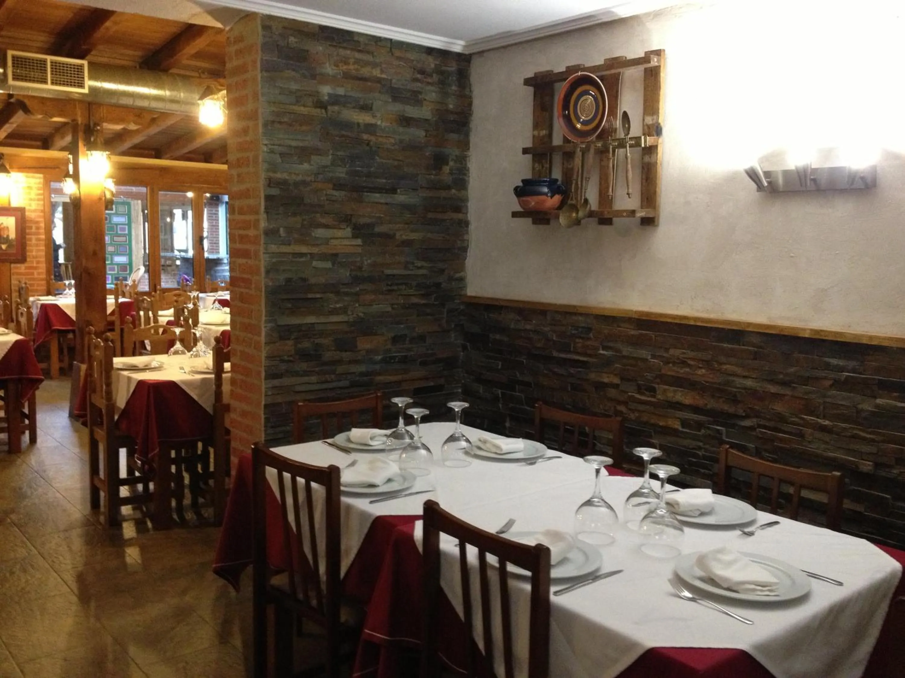 Restaurant/places to eat in Hosteria San Emeterio