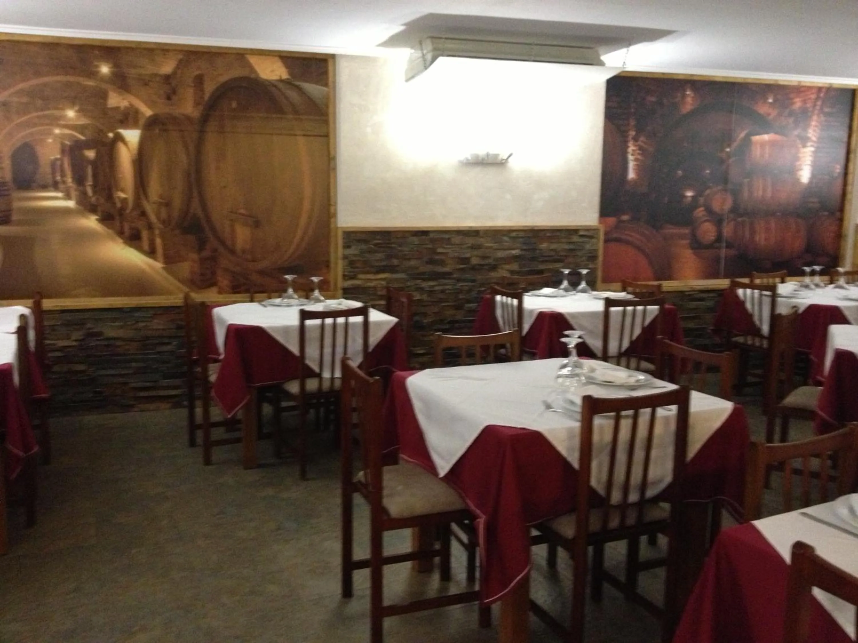 Restaurant/places to eat in Hosteria San Emeterio