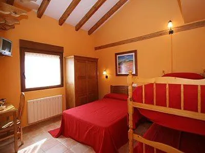 Photo of the whole room, Bed in Hosteria San Emeterio