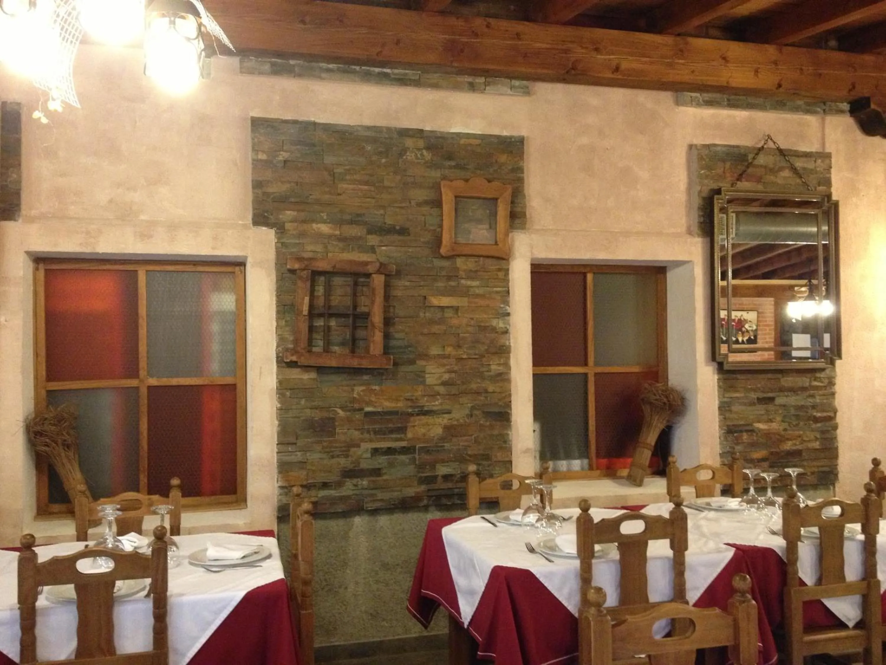 Restaurant/places to eat in Hosteria San Emeterio