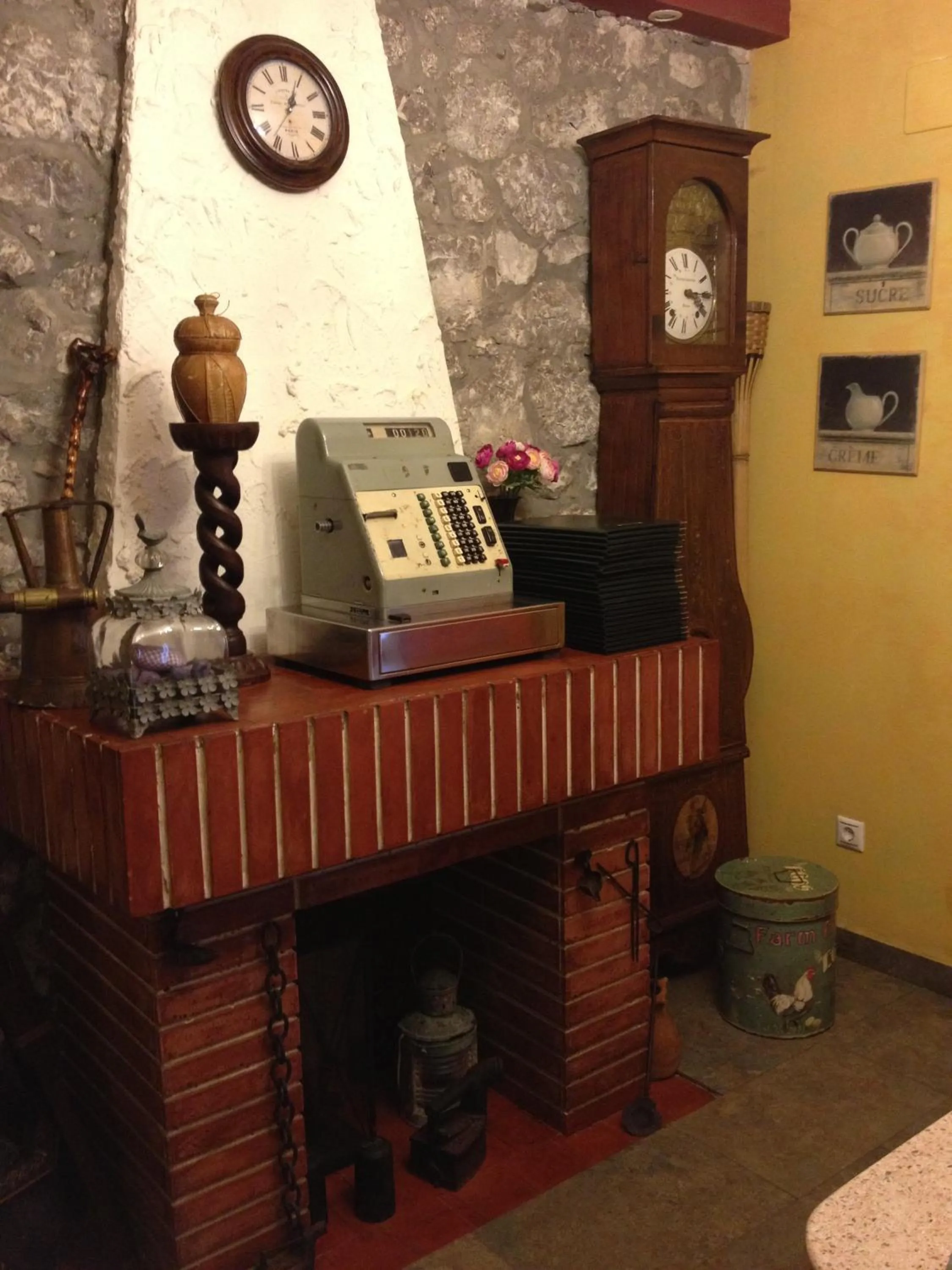 Decorative detail in Hosteria San Emeterio