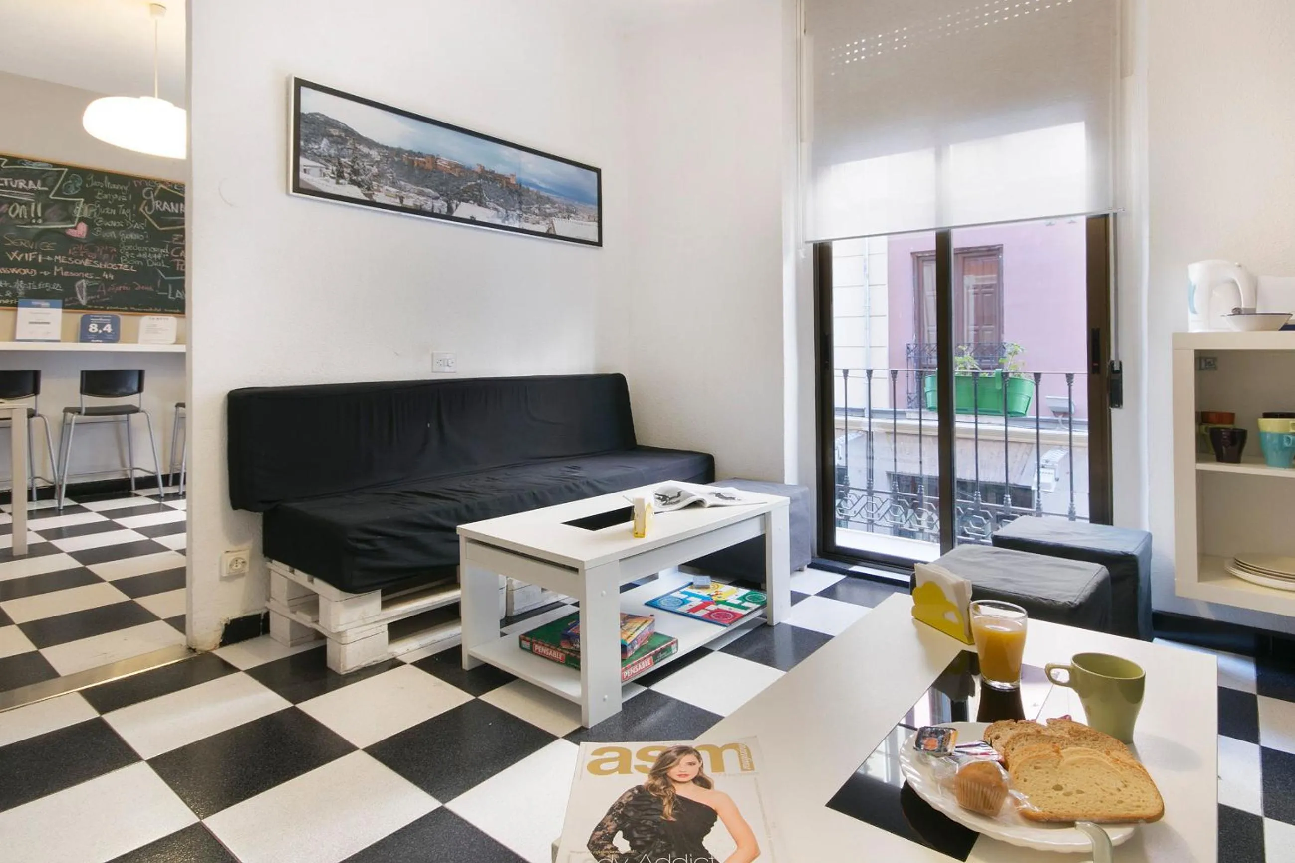 Communal lounge/ TV room in Pension Mesones