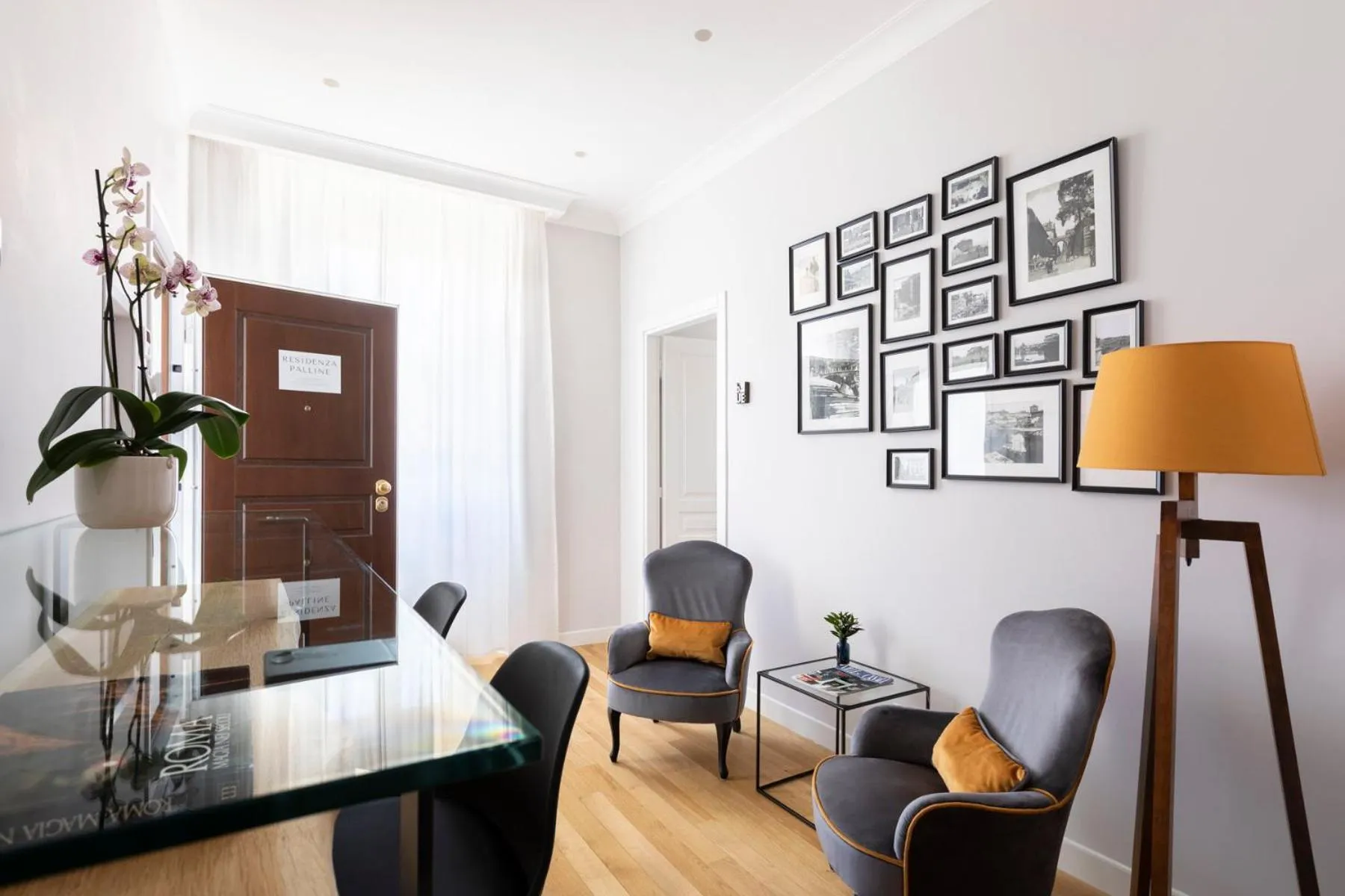 Communal lounge/ TV room in Residenza Palline by Hili