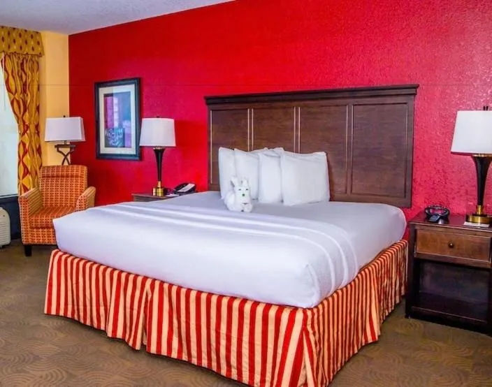 Bedroom, Bed in Pier House 60 Clearwater Beach Marina Hotel