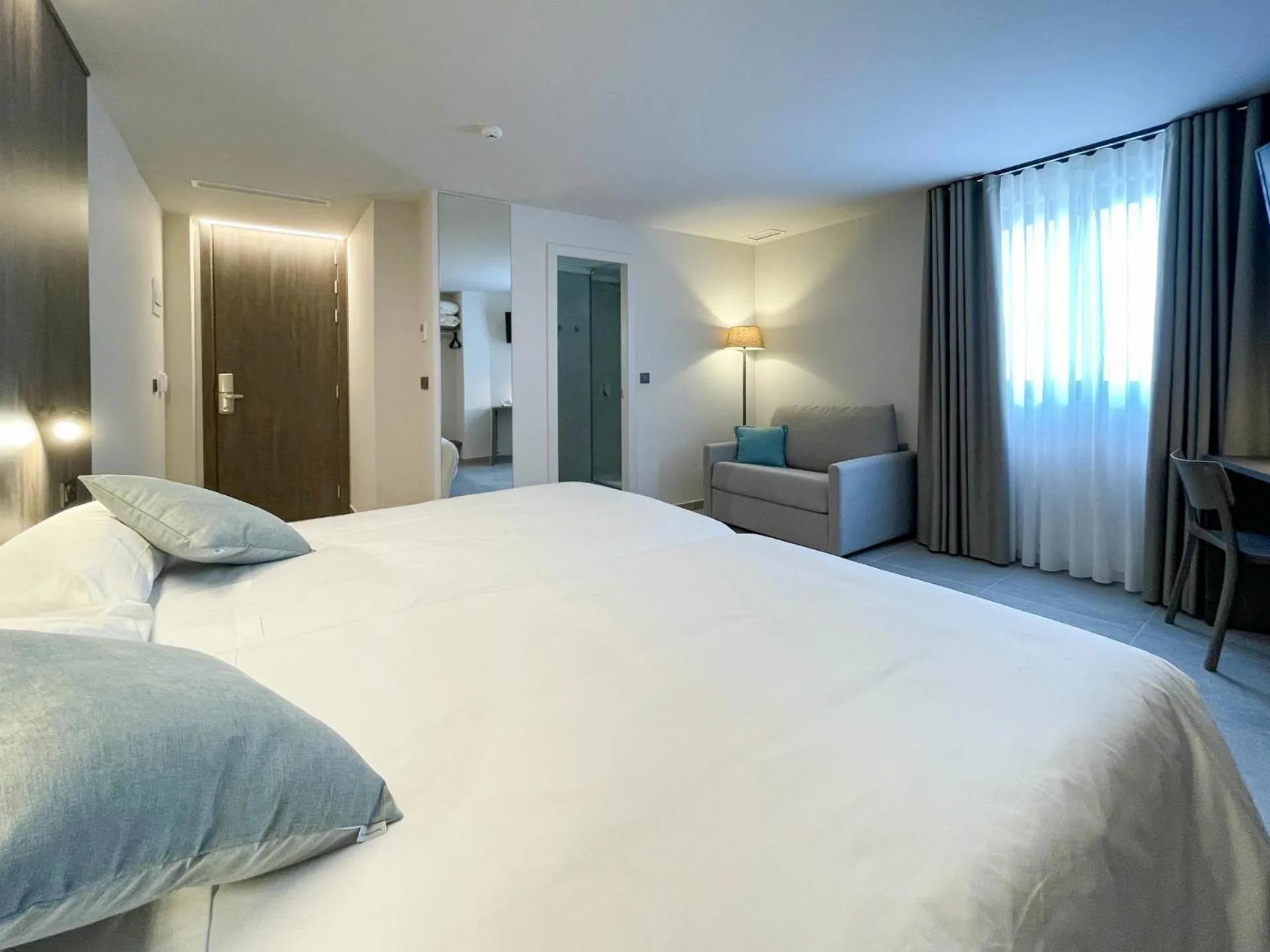 Bed in Hotel Quatre Llunes