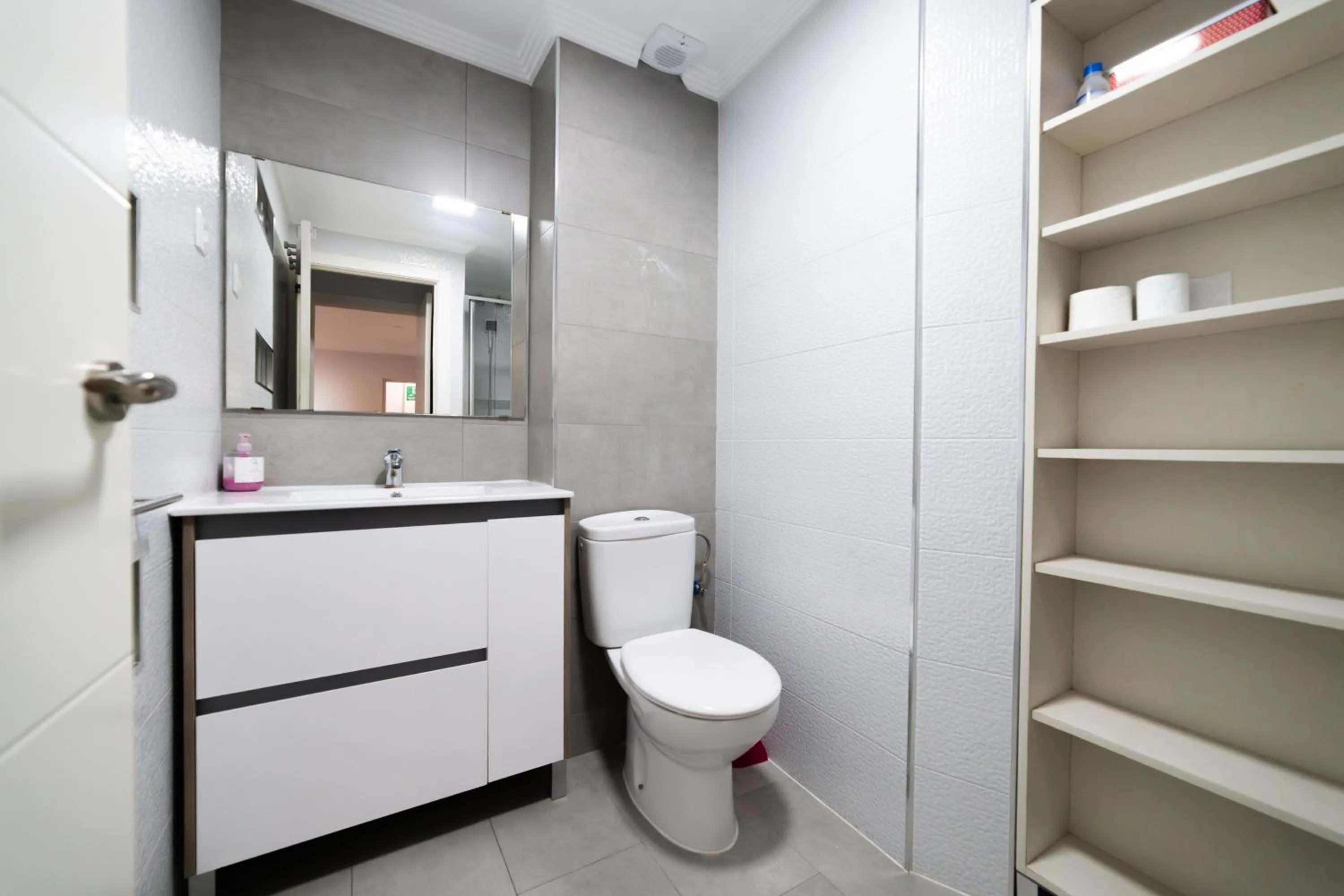 Bathroom in Hotel Quatre Llunes