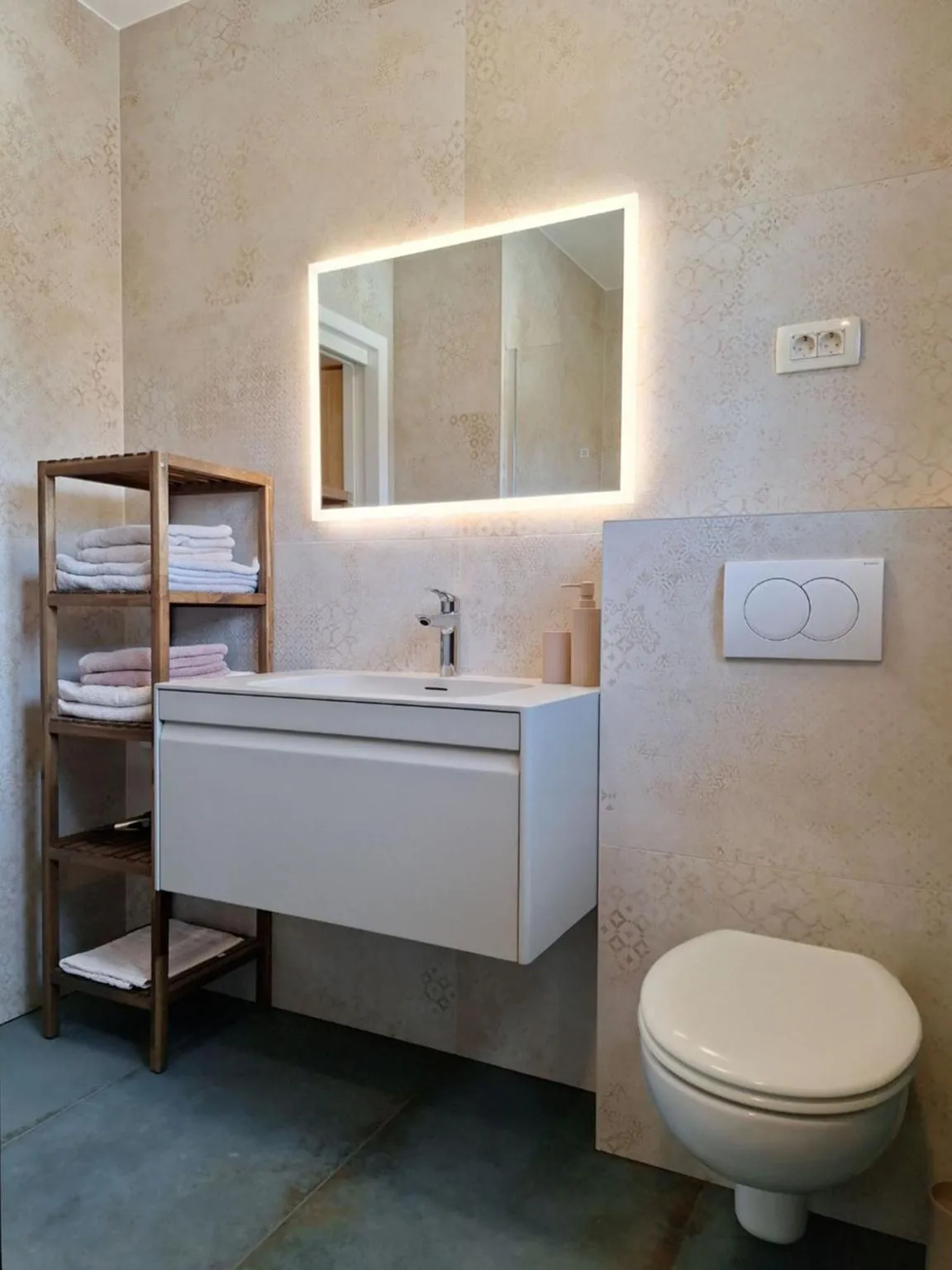 Bathroom in Apartment Karabaic by El-Pi Tours