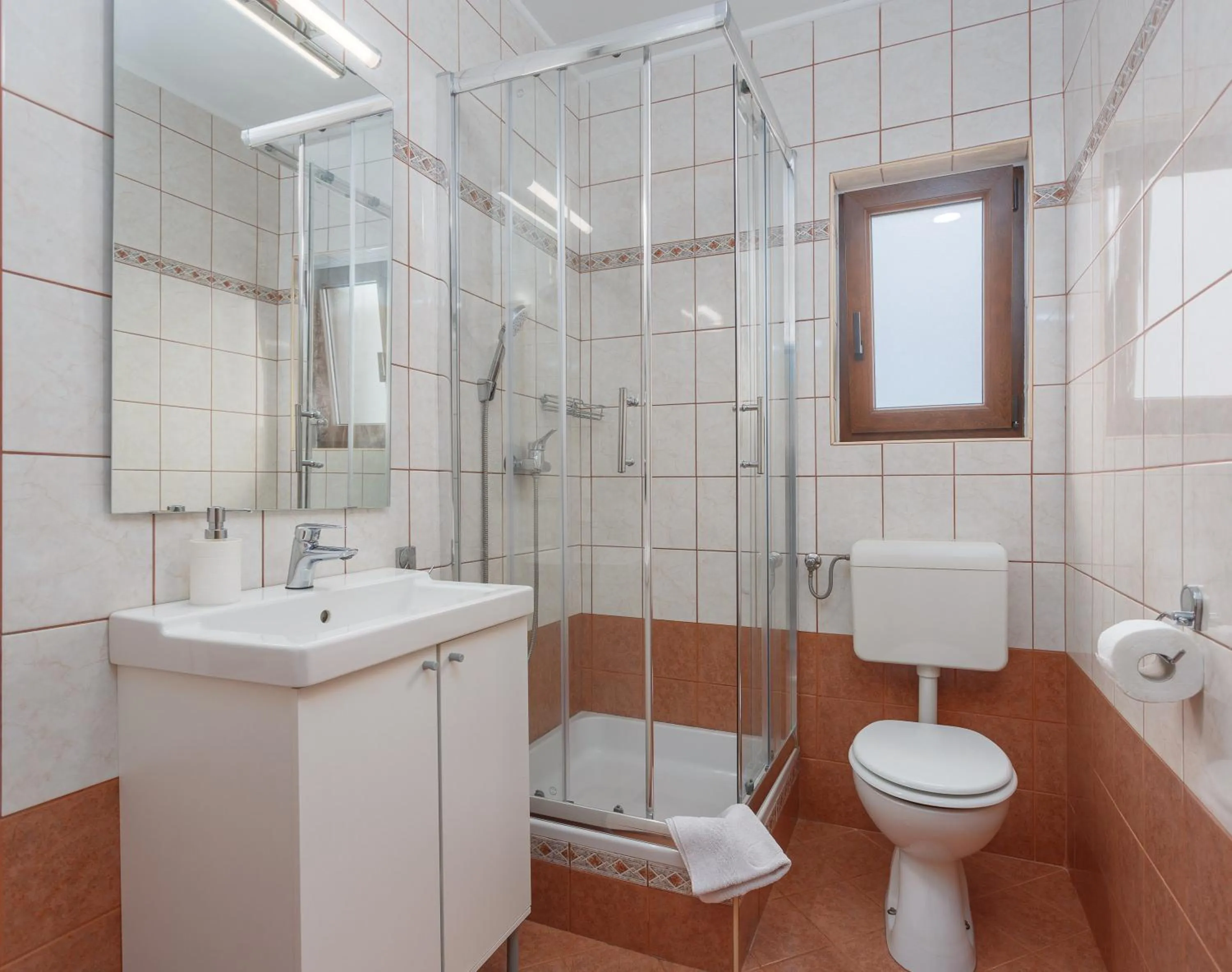 Toilet in Apartment Karabaic by El-Pi Tours