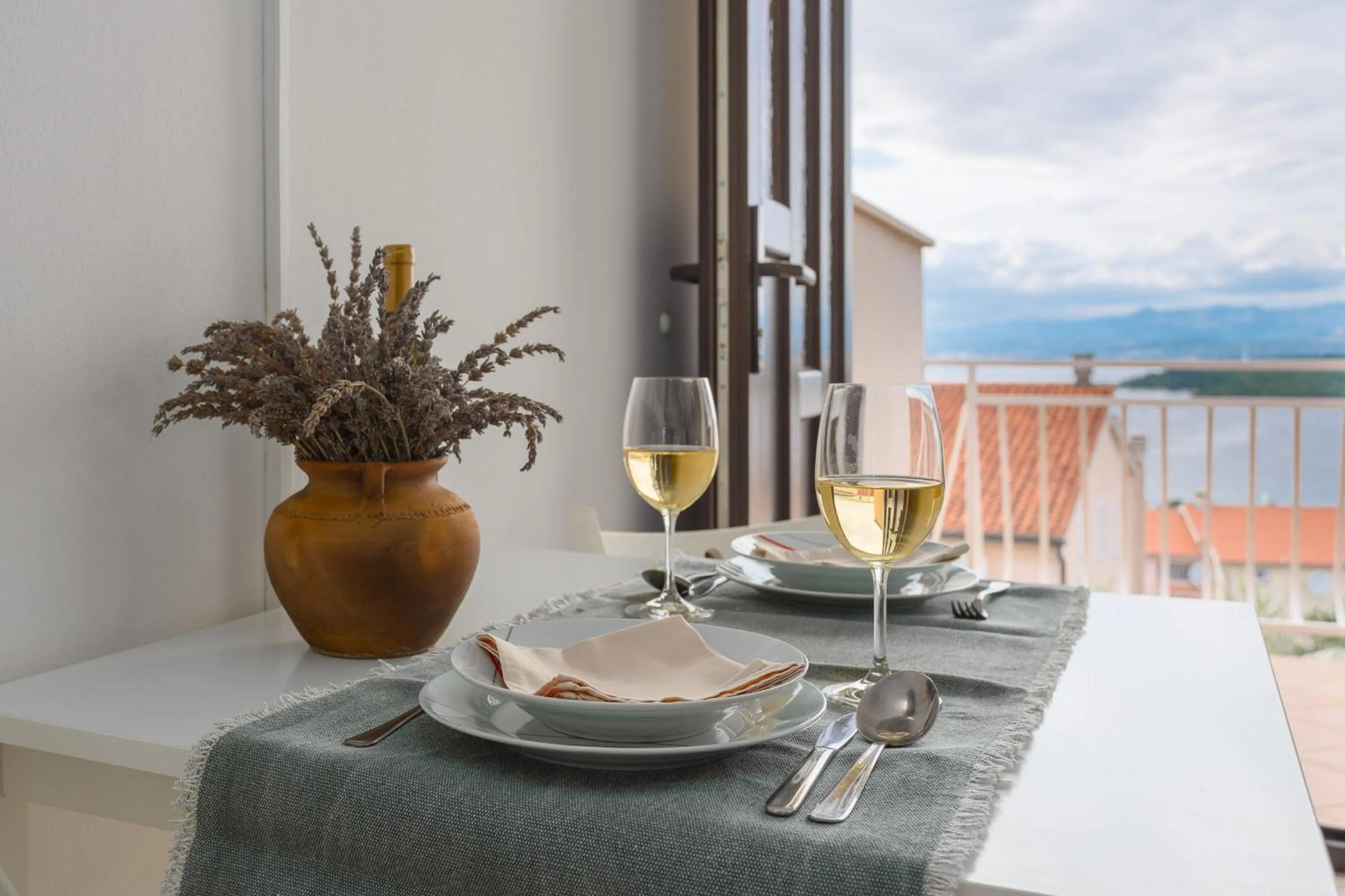 Dining area in Apartment Karabaic by El-Pi Tours