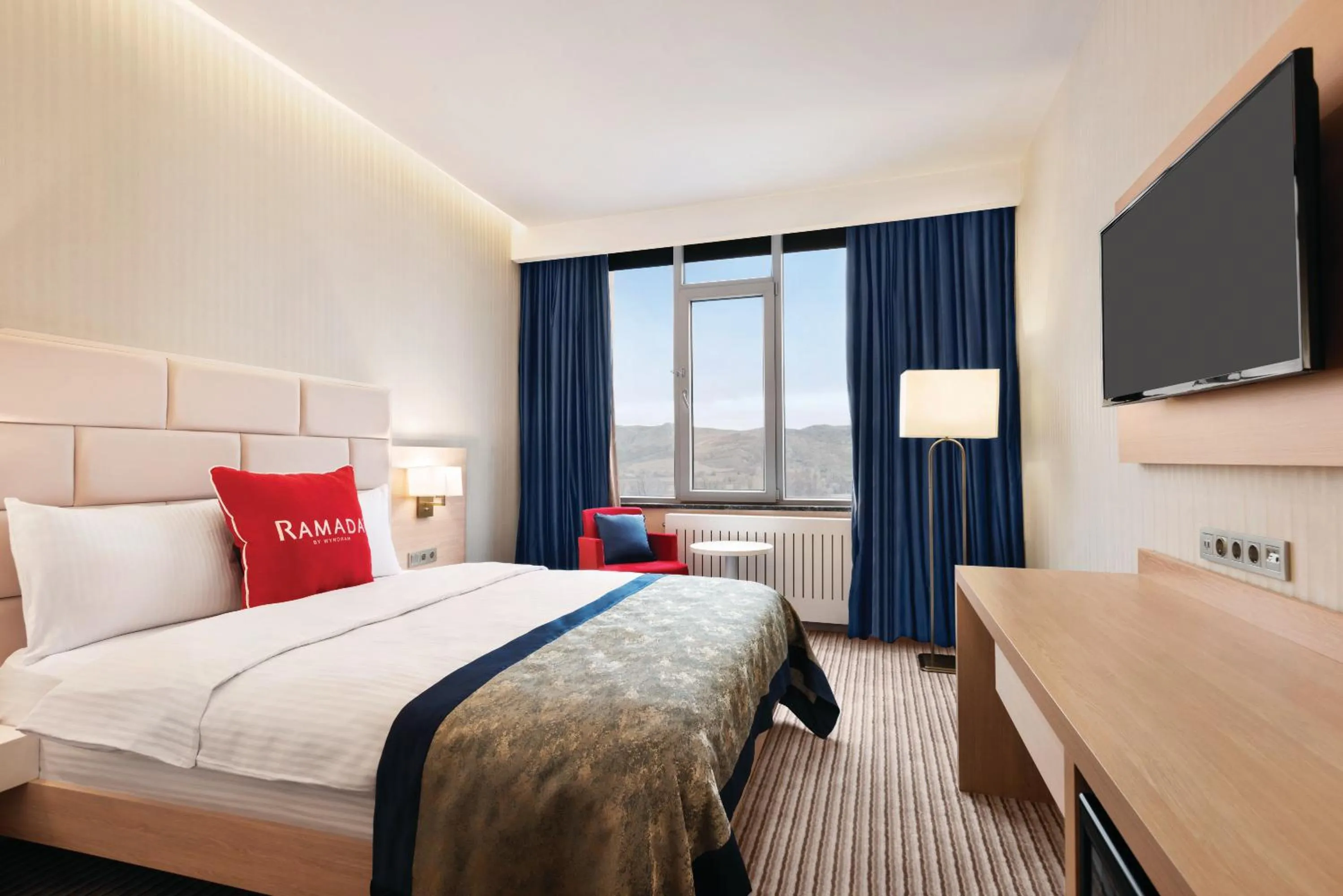 TV and multimedia, Bed in Ramada by Wyndham Sivas