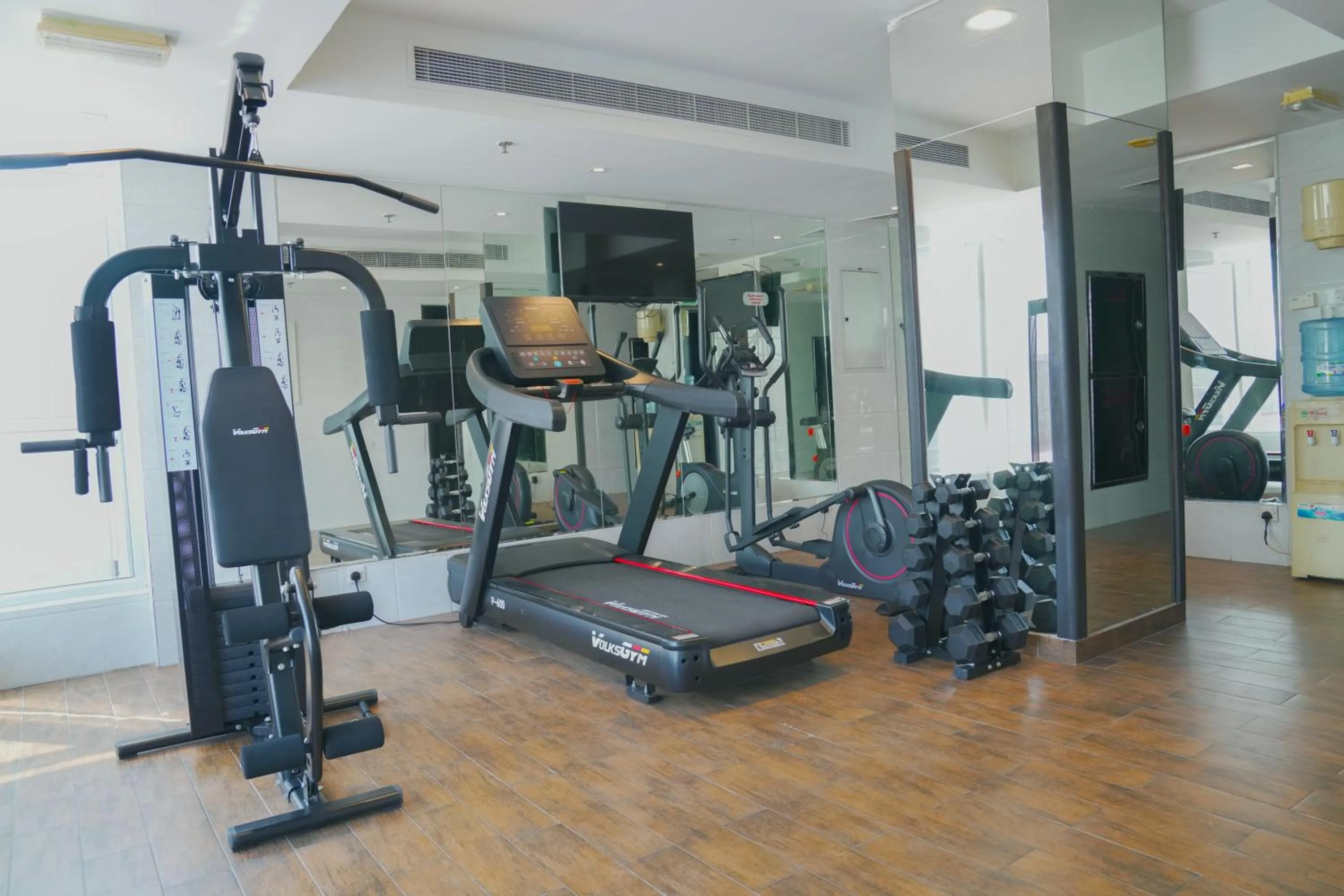 Fitness centre/facilities in Royal Grand Suite Hotel