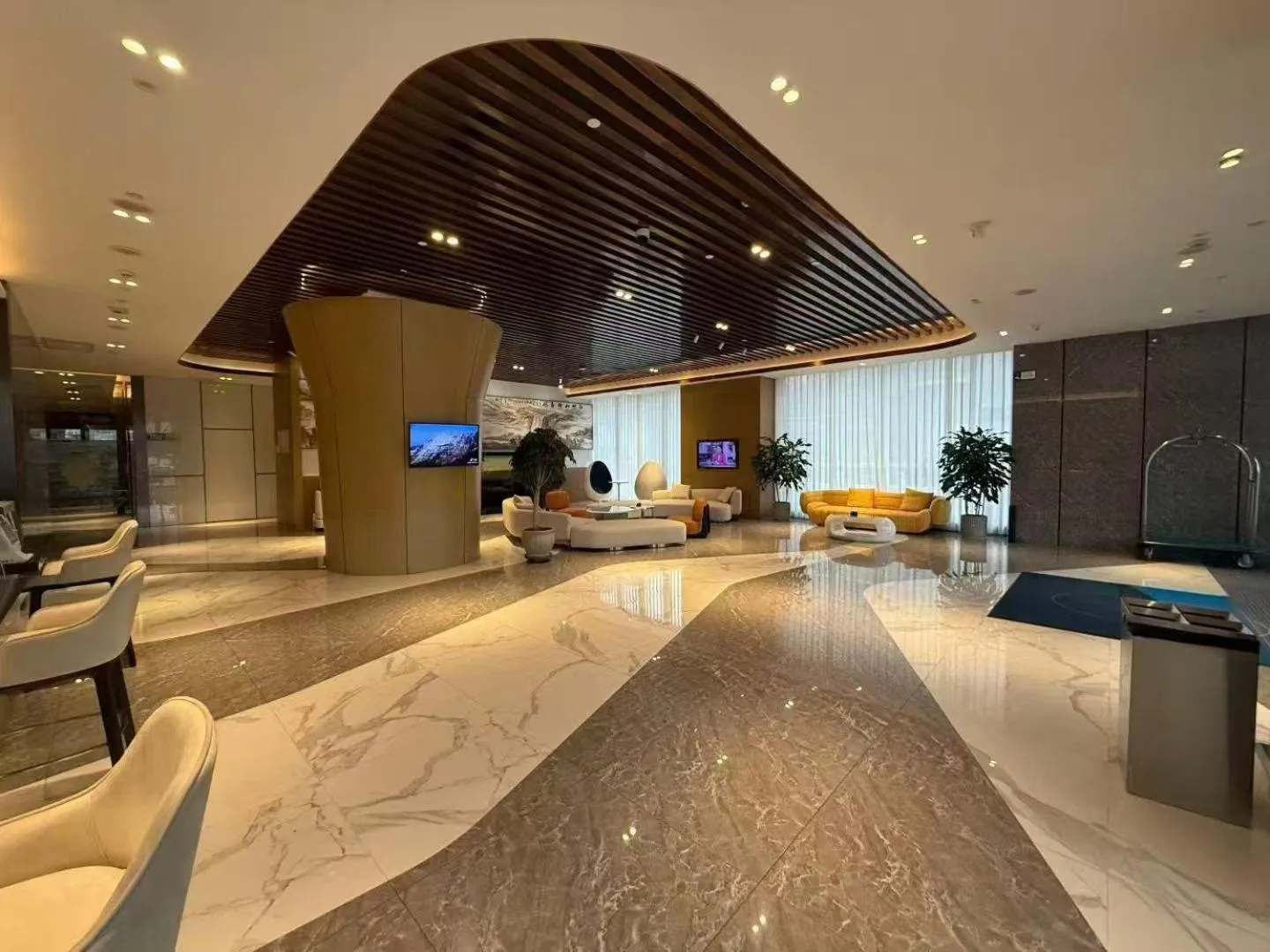 Lobby or reception in Holiday Inn Express Linyi Riverside by IHG