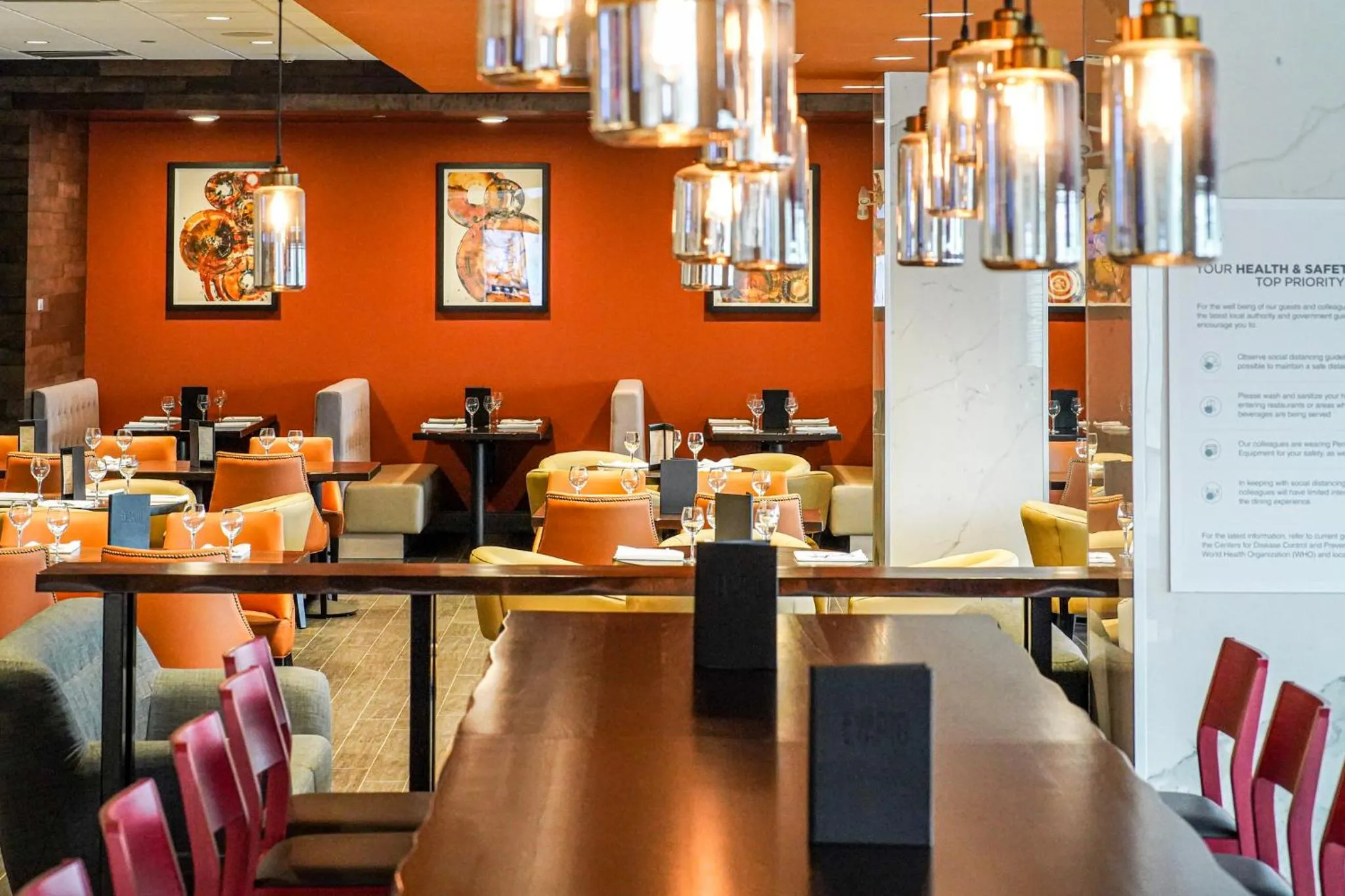 Restaurant/places to eat in Holiday Inn Edmonton South - Evario Events by IHG