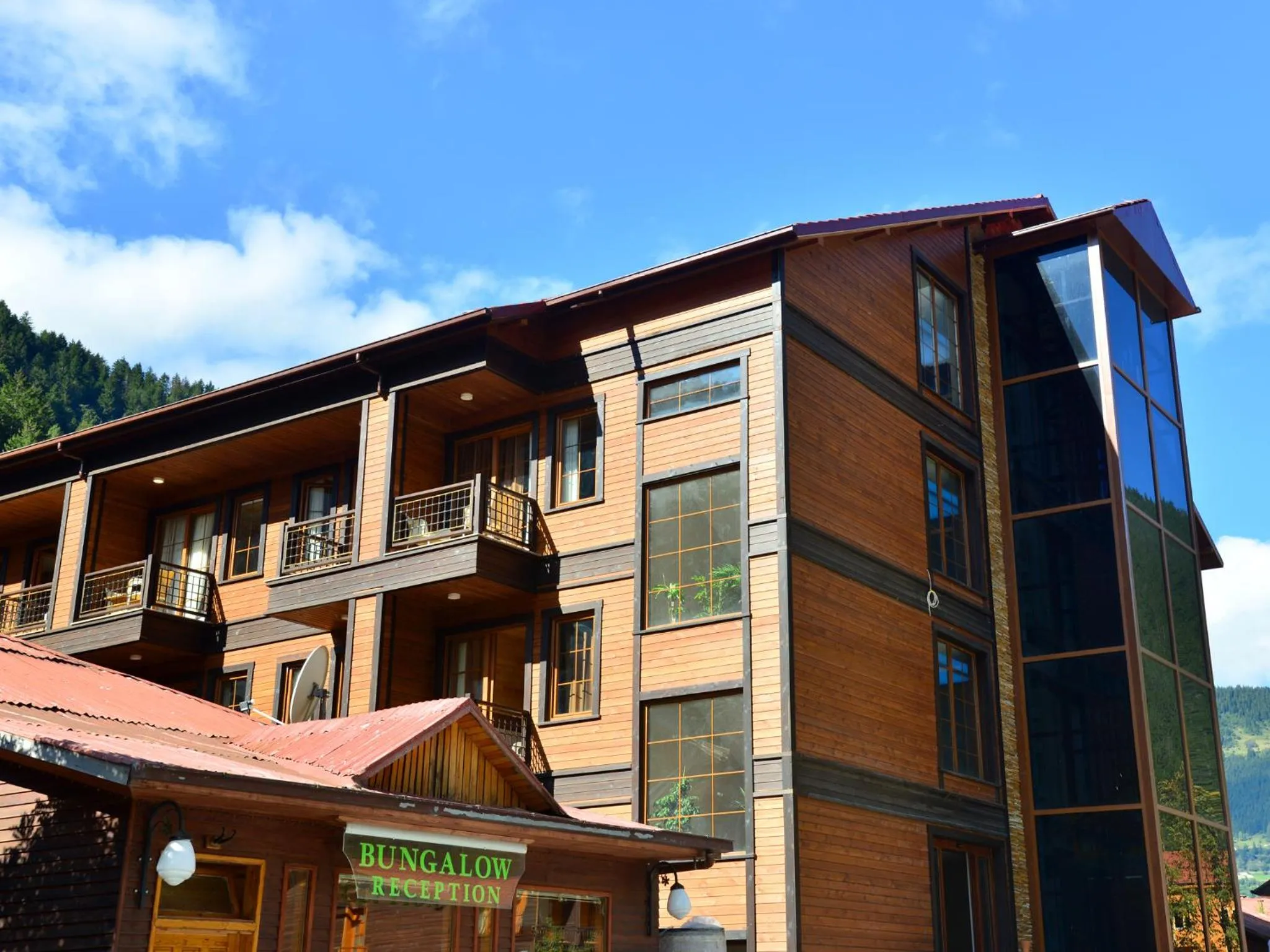 Facade/entrance in Inanlar Deluxe Hotel & Bungalow