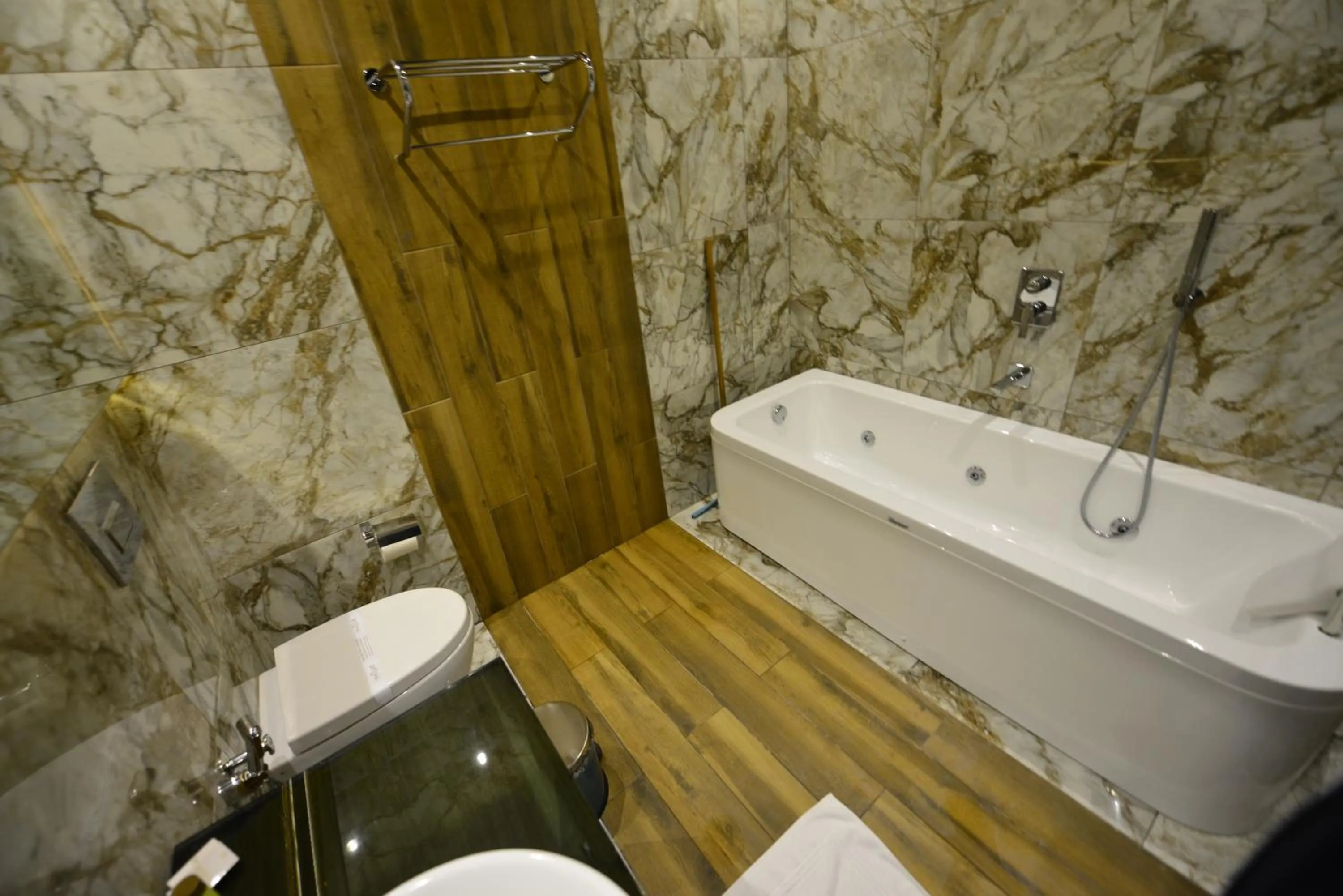 Shower in Inanlar Deluxe Hotel & Bungalow