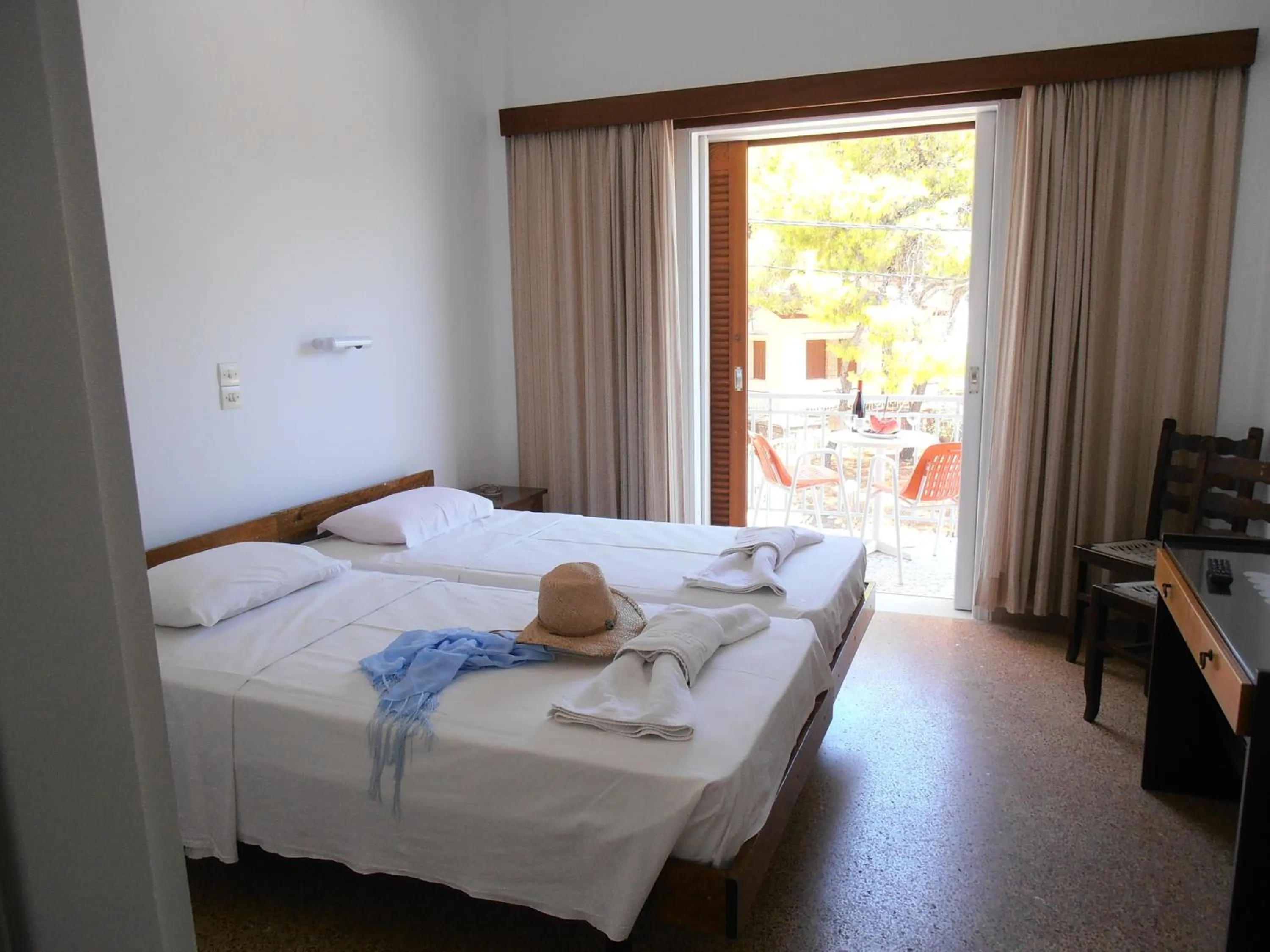 Day, Bed in Hotel 3 Adelfia