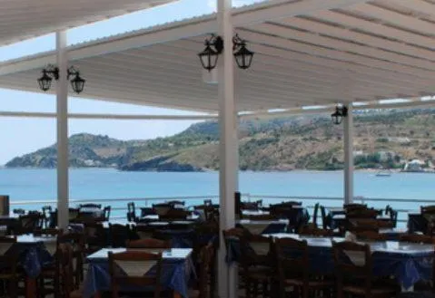 Restaurant/places to eat in Hotel 3 Adelfia