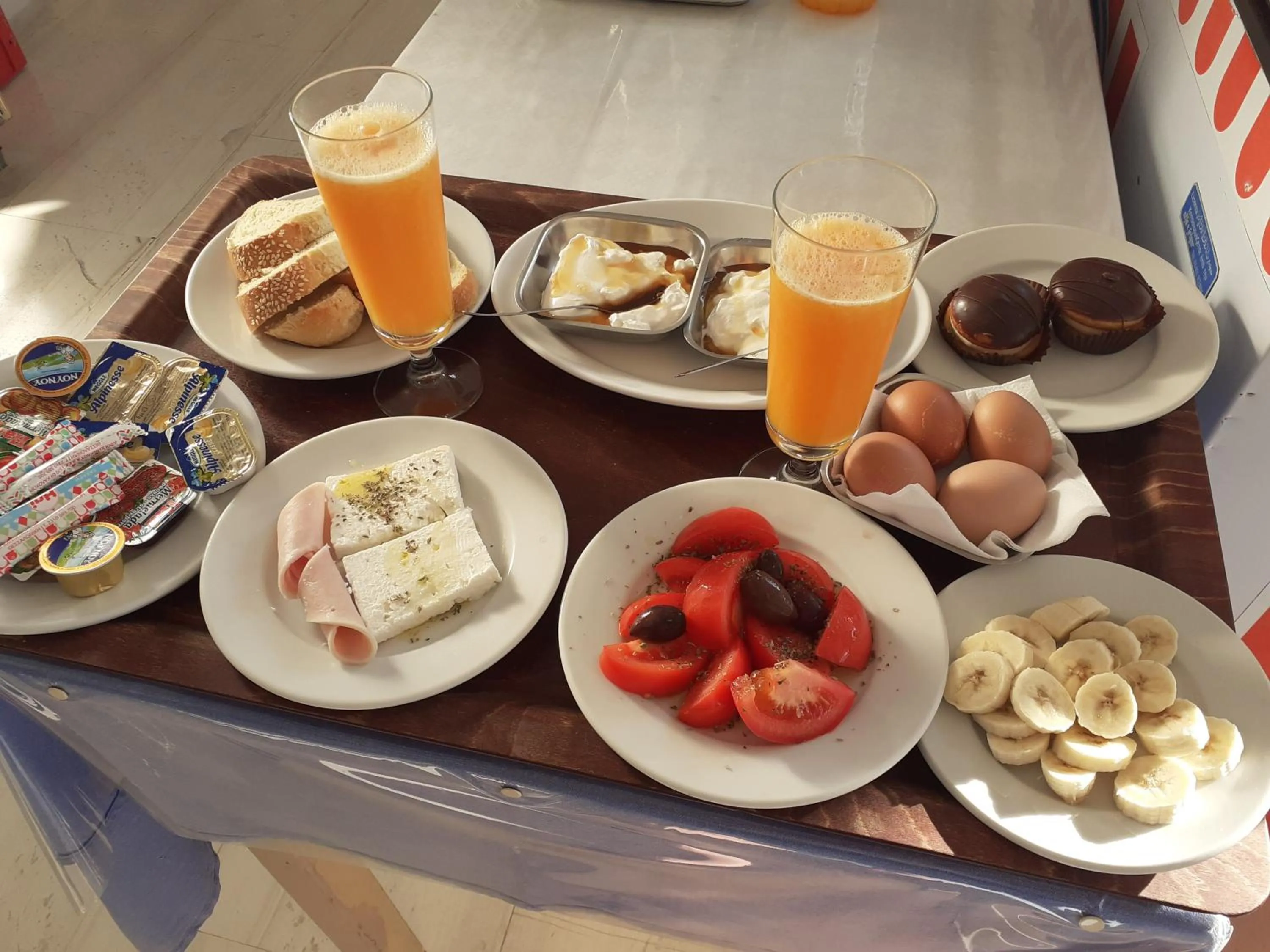 Breakfast in Hotel 3 Adelfia