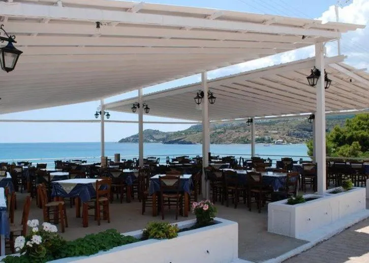 Restaurant/places to eat in Hotel 3 Adelfia