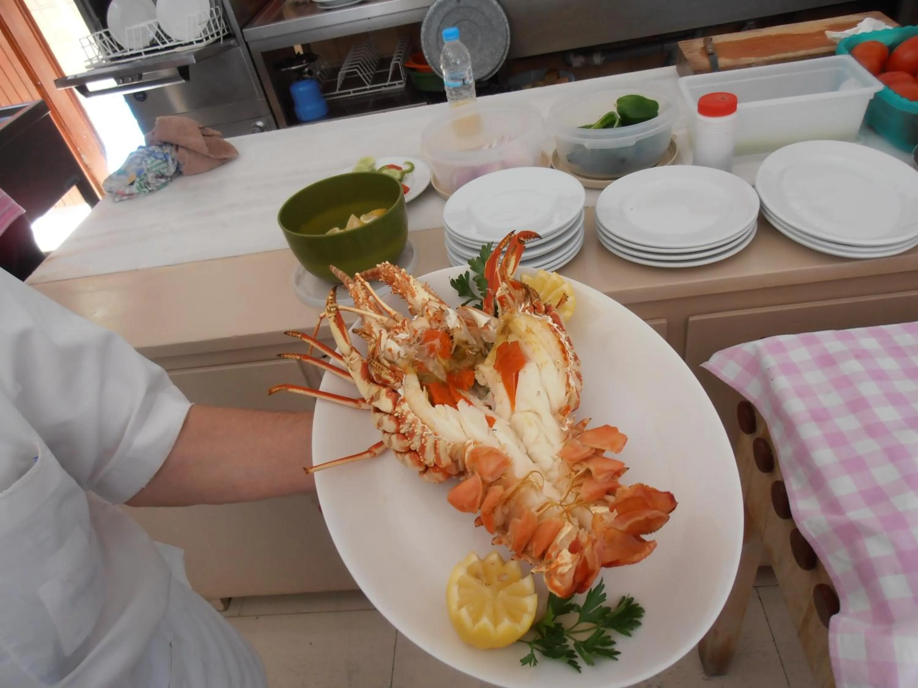 Restaurant/places to eat in Hotel 3 Adelfia