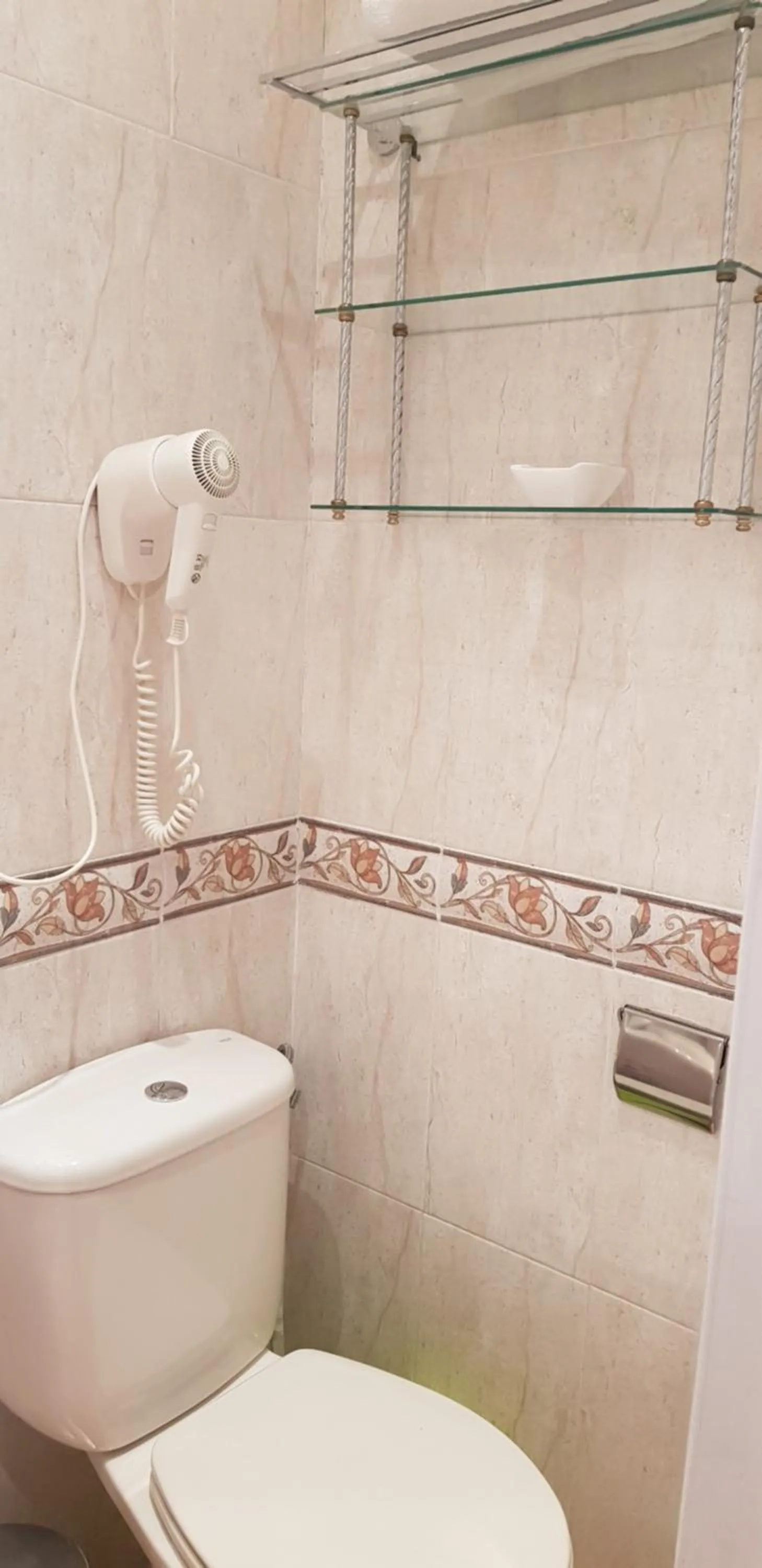 Bathroom in Hostal Los Alpes