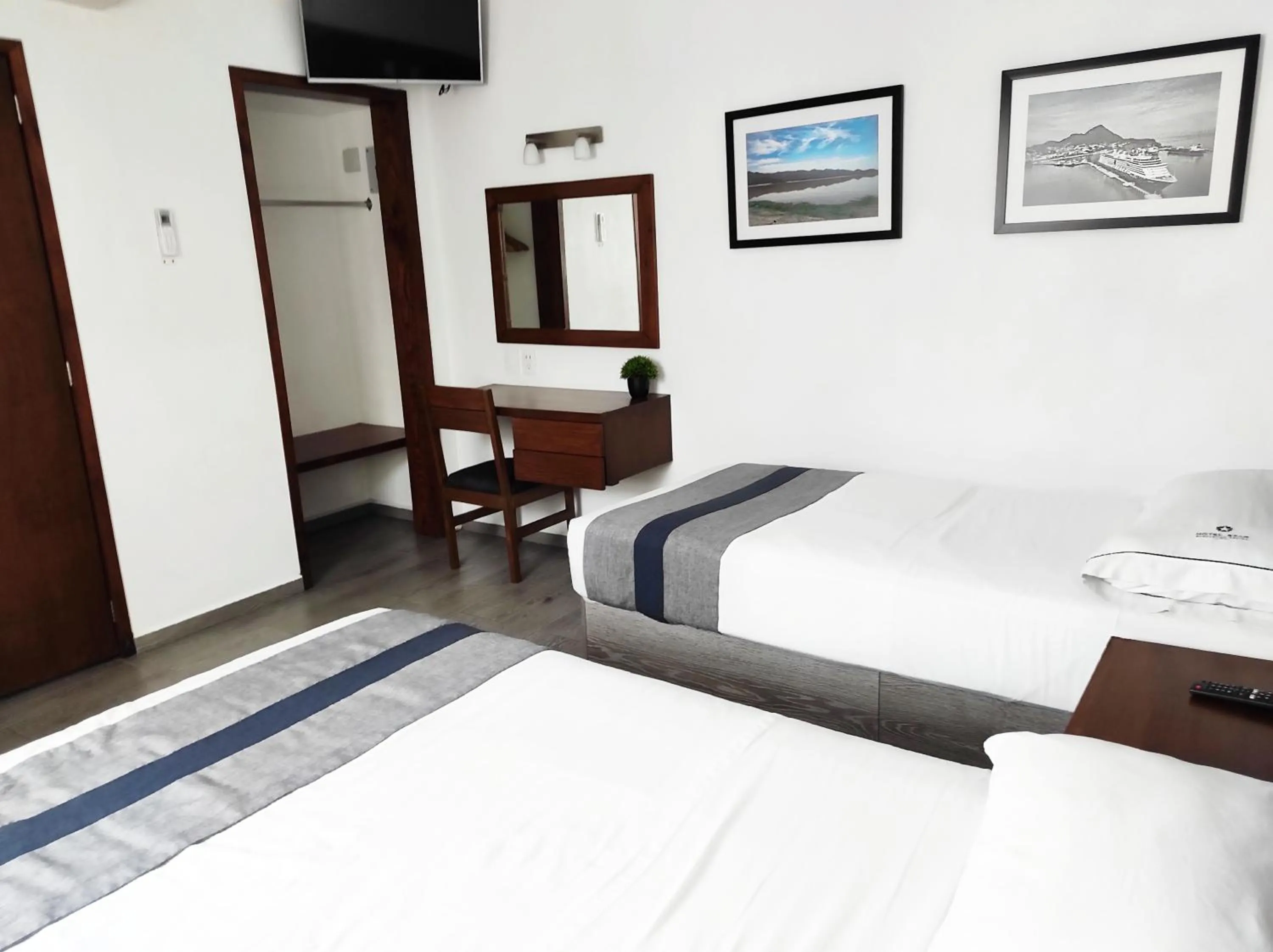 People in Hotel Star