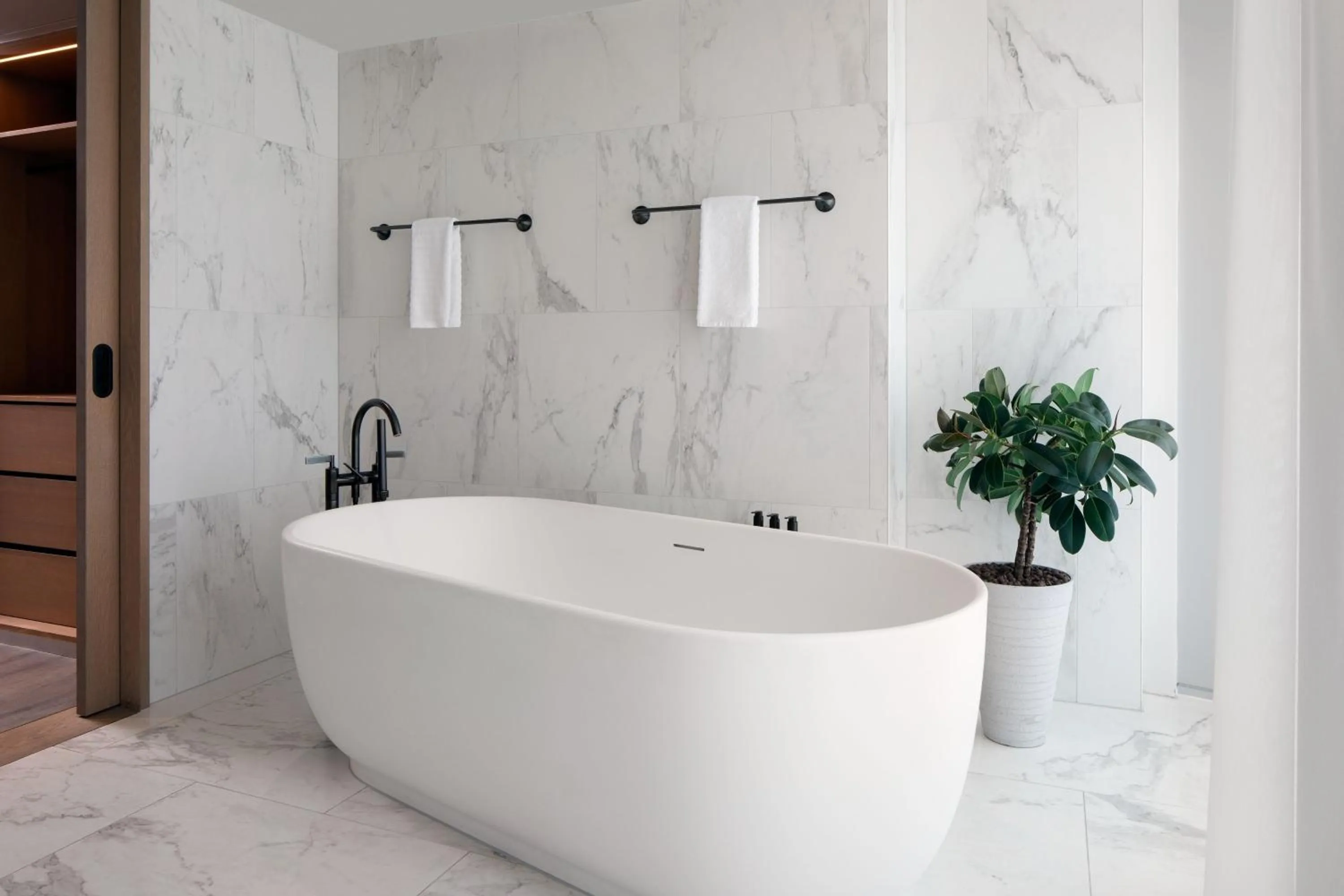 Bathroom in The Stratford, Autograph Collection