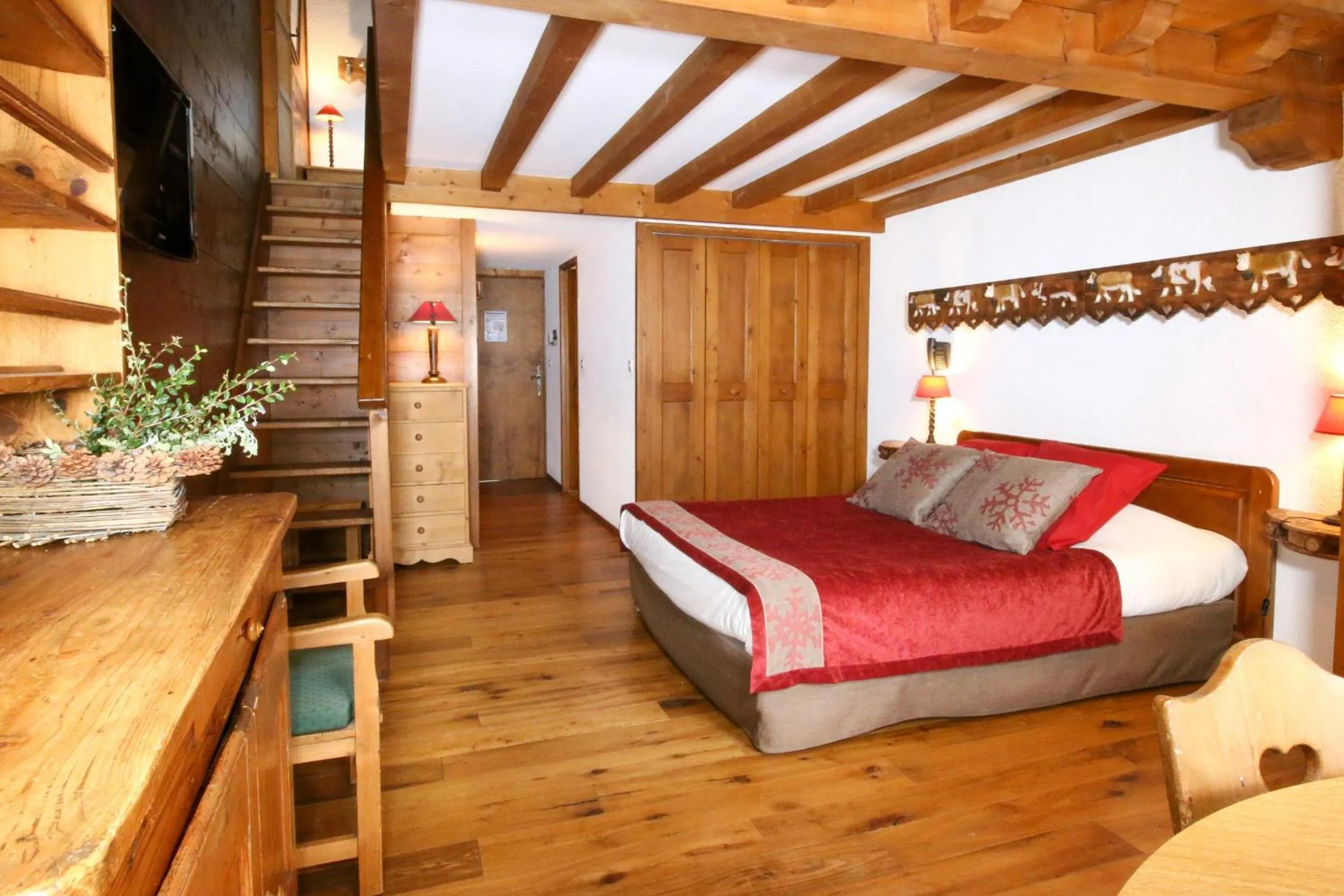 Photo of the whole room in Residence Hôtelière La Renardiere